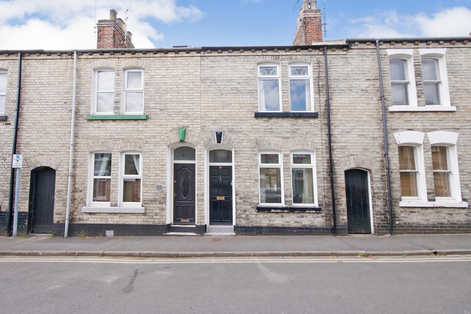 3 bedroom terraced house for sale in Moss Street, York, YO23 1BR