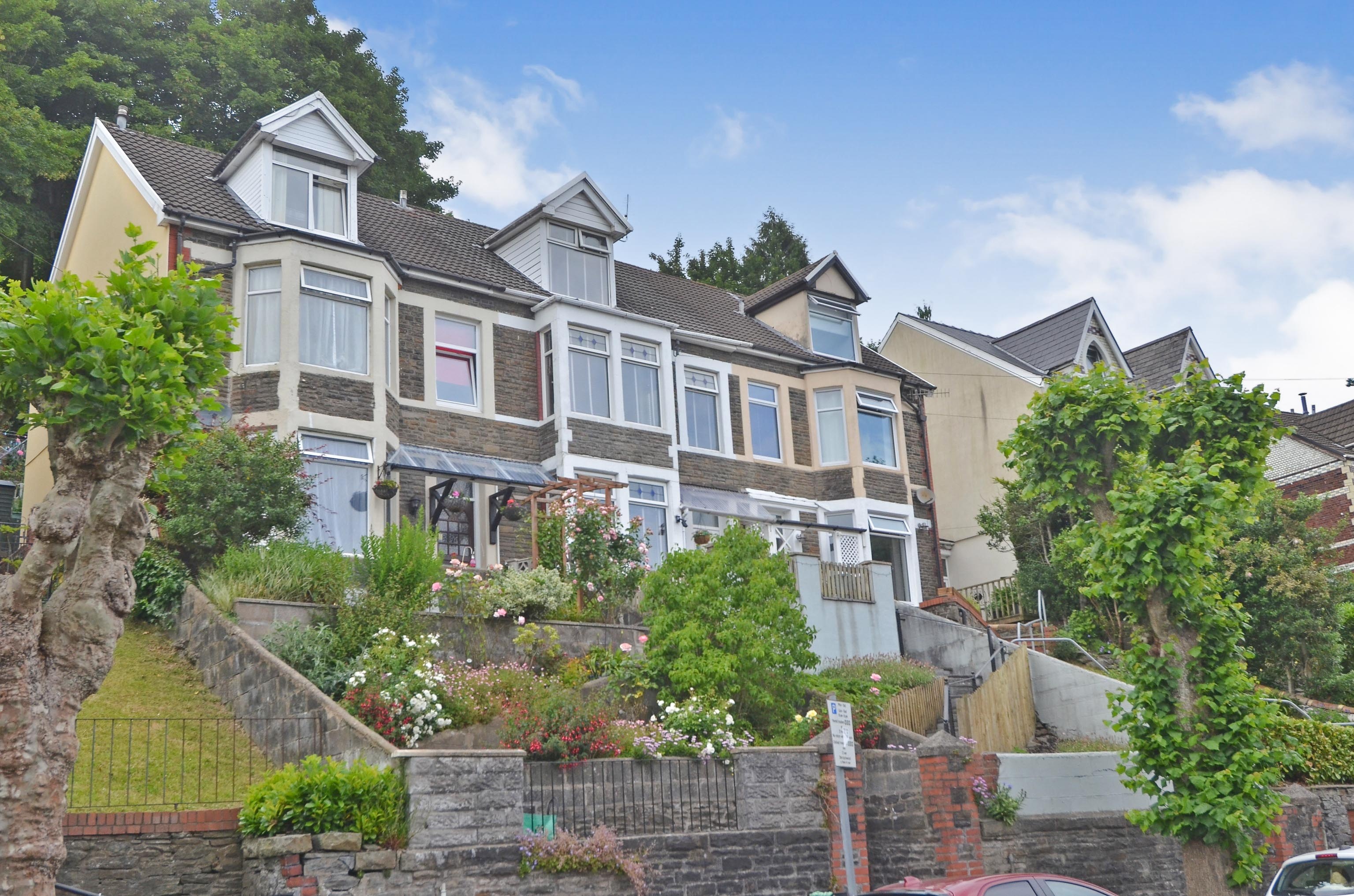 5 bedroom terraced house for sale in Tyfica Road, Pontypridd, CF37 2DB