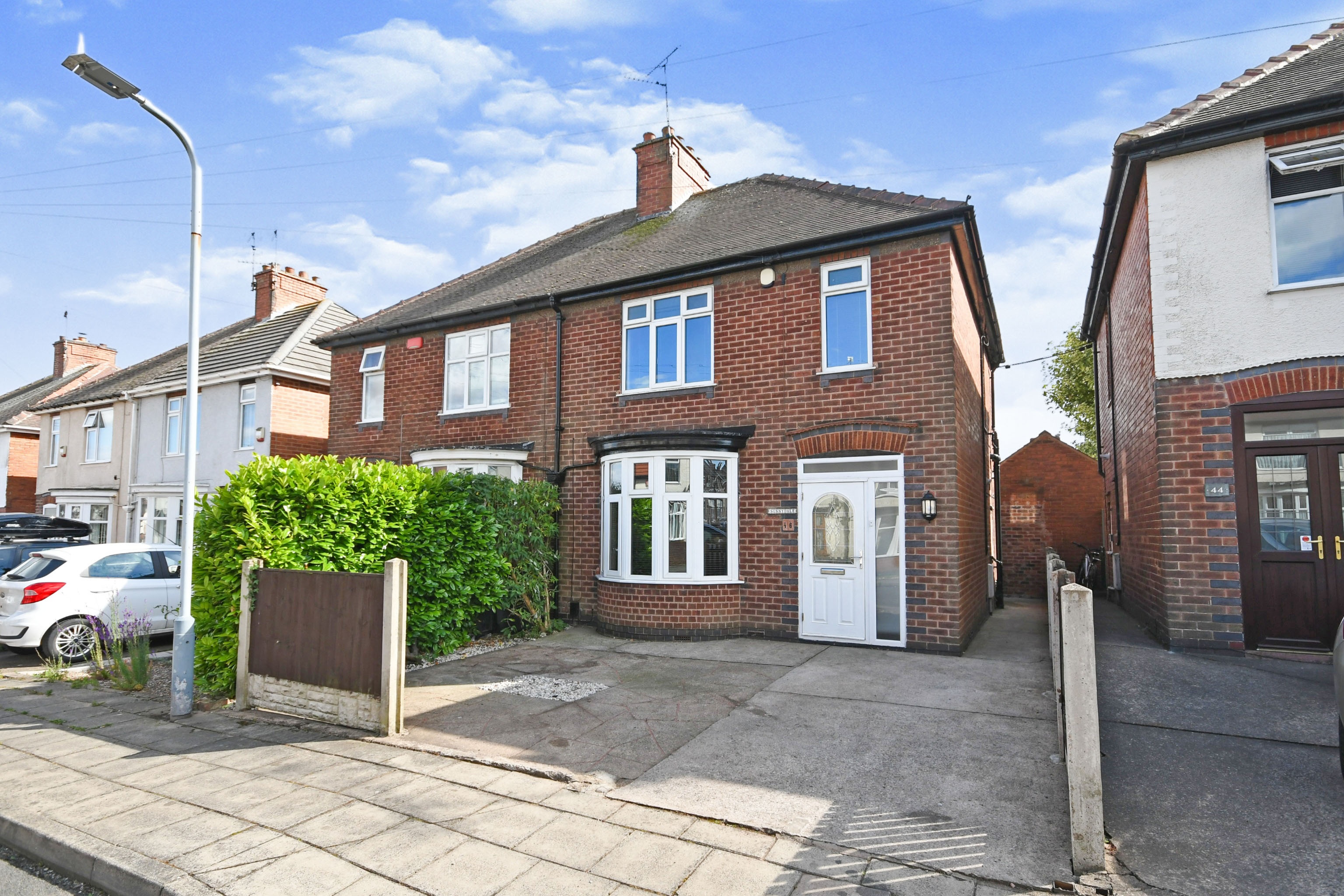 3 bedroom semidetached house for sale in Oak Tree Road, Sutton In