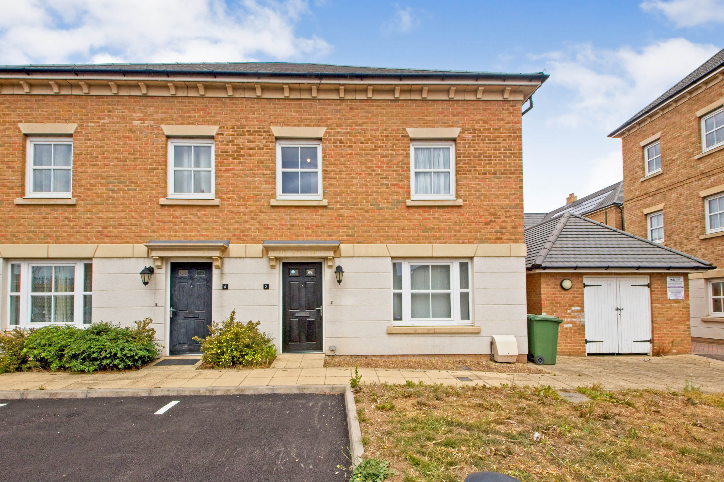 4 bedroom semidetached house for sale in Scarlet Road, Erith, DA8 2FE