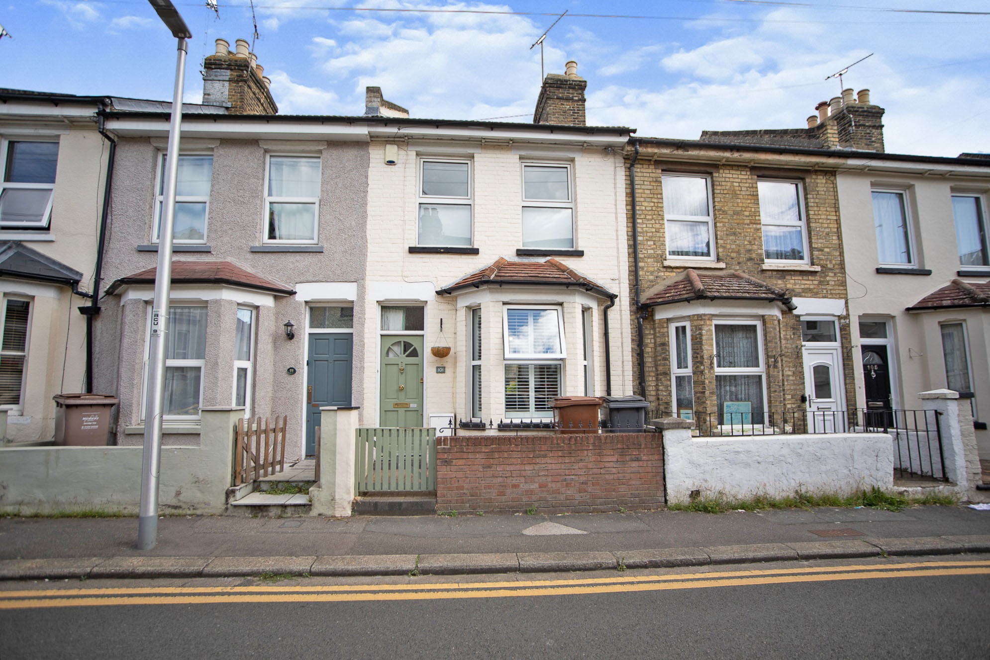 2 bedroom terraced house for sale in Rochester Avenue, Rochester, ME1 2DR