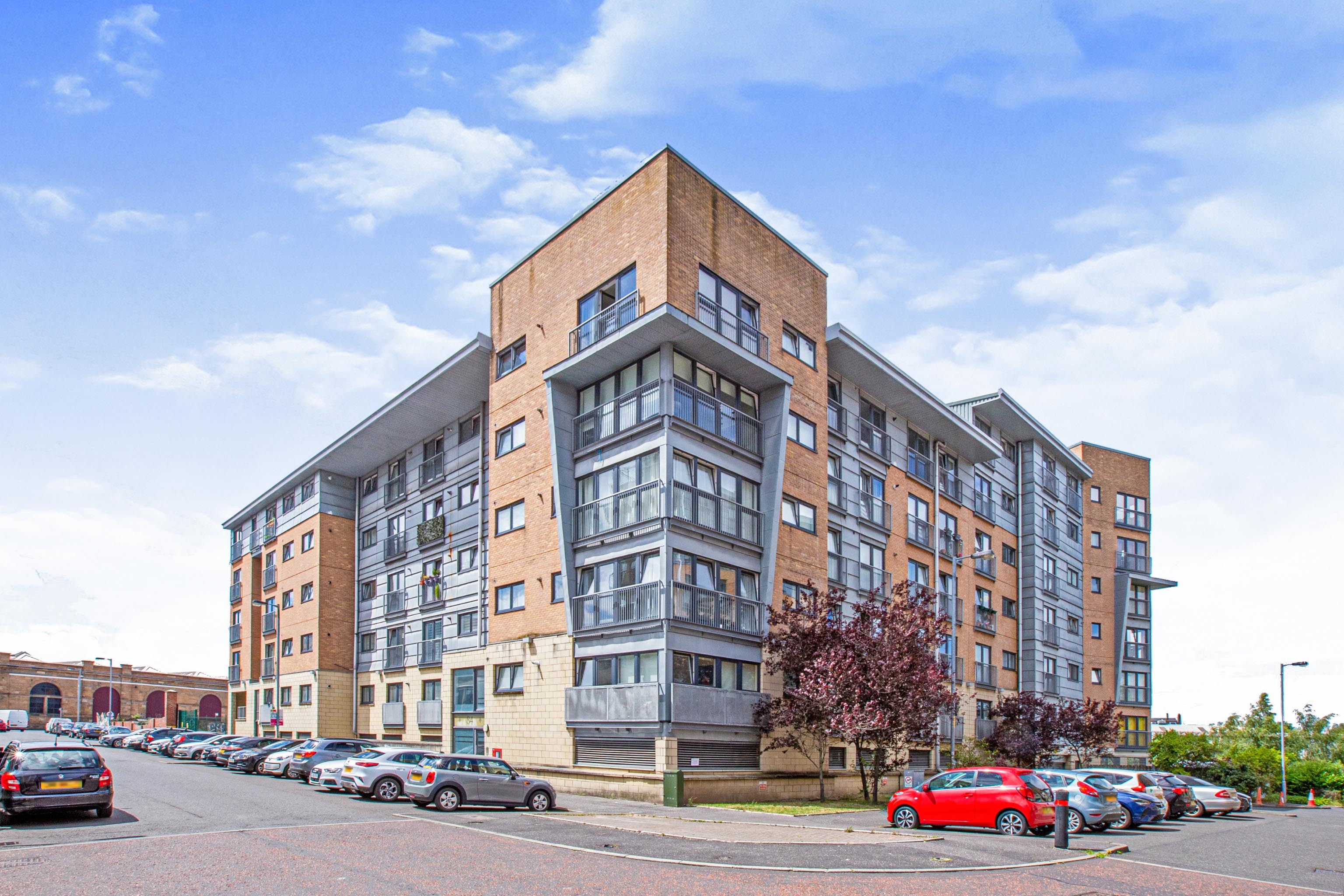 2 bedroom flat for sale in 84 Barrland Street, Glasgow, G41 1RJ