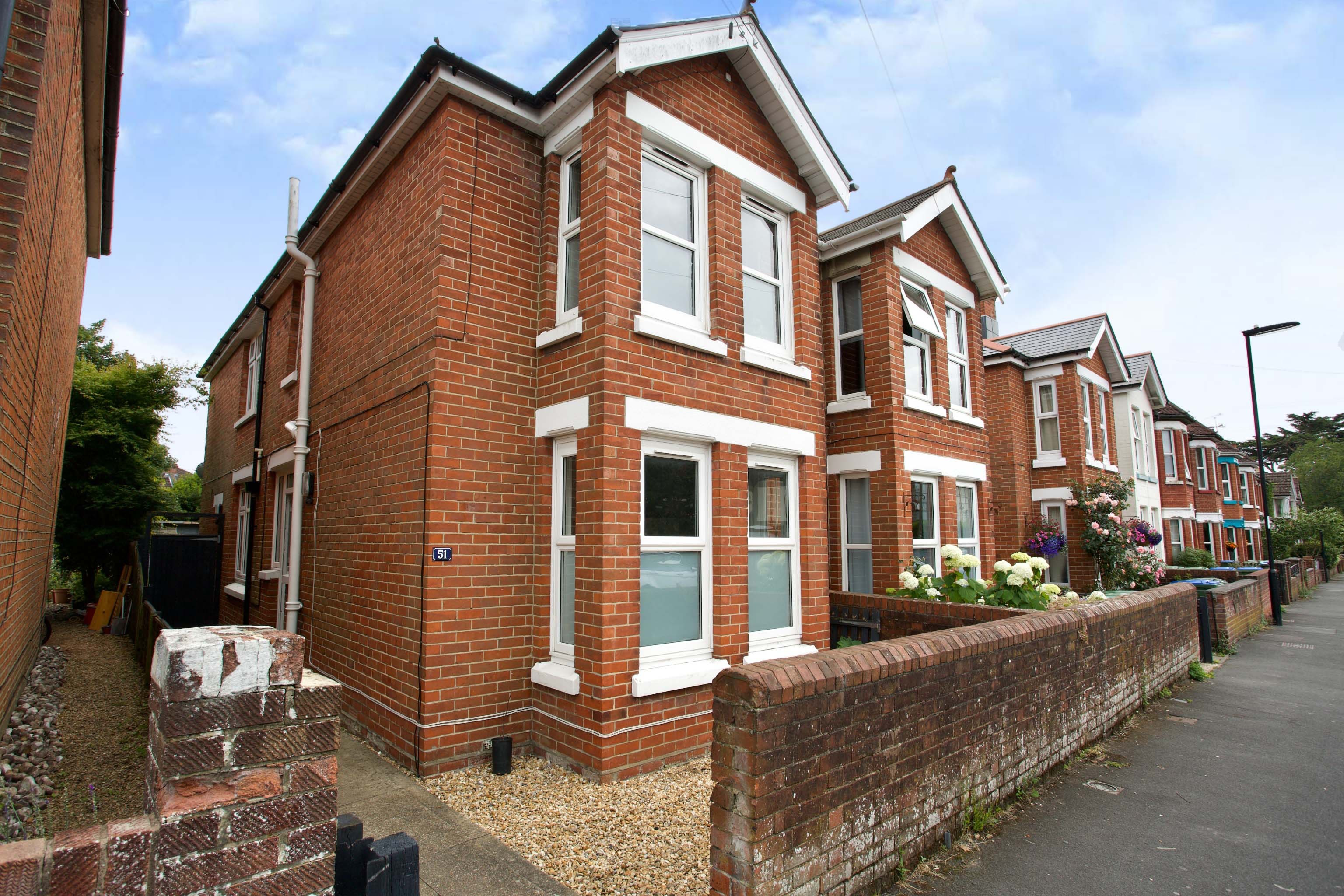 3 bedroom semidetached house for sale in Richville Road, Regents Park