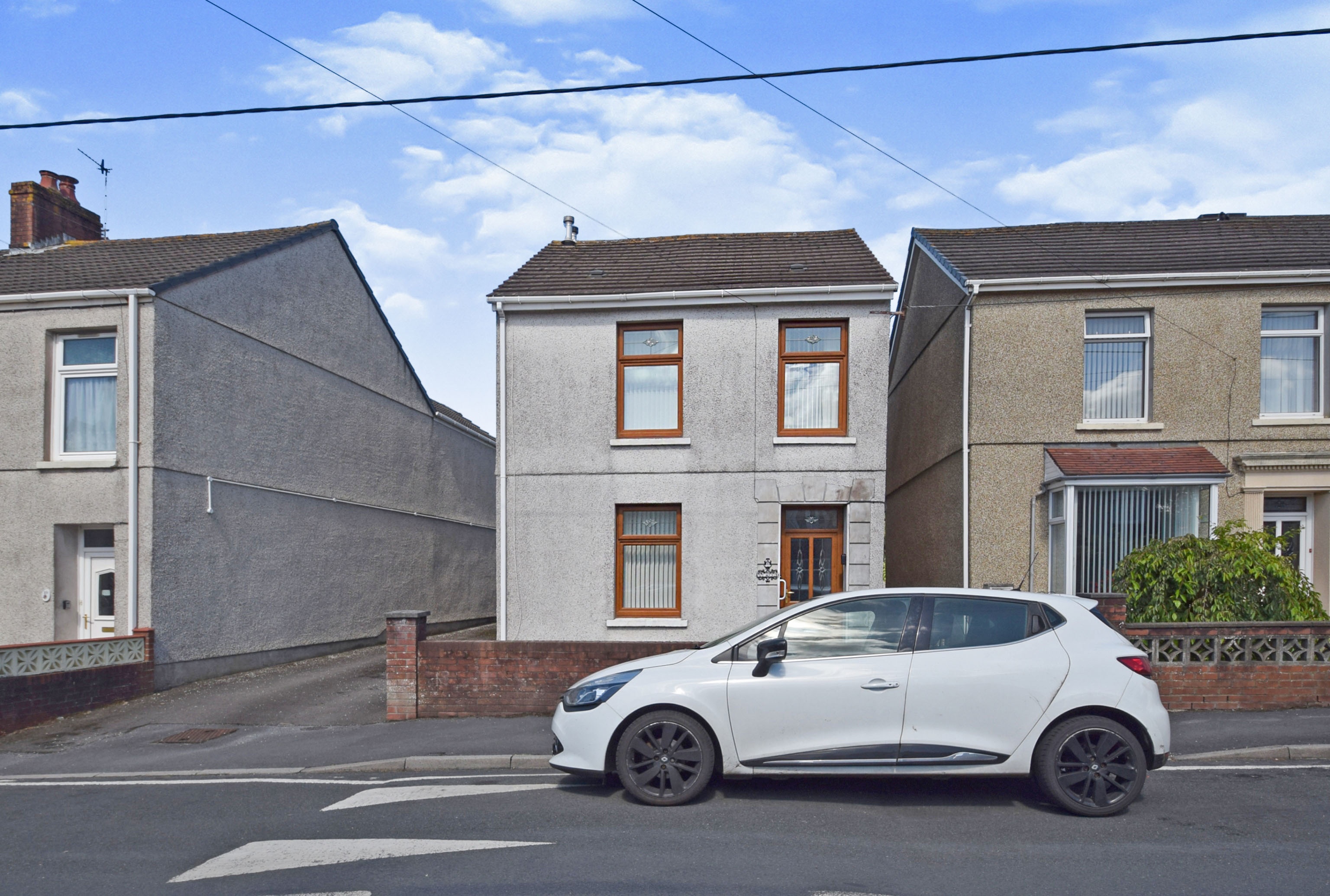 3 bedroom detached house for sale in Elkington Road, Burry Port, SA16 0AB