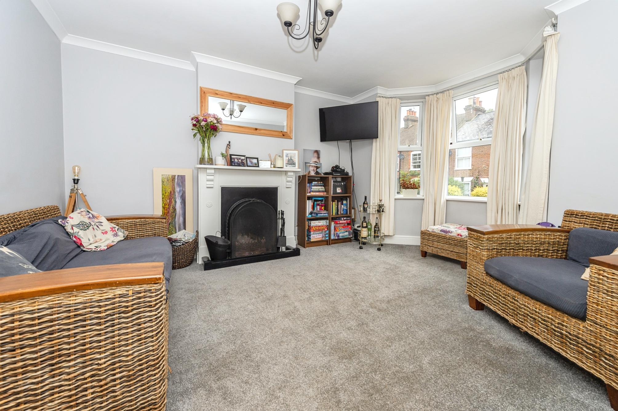 3 bedroom semidetached house for sale in Summer Street, Slip end
