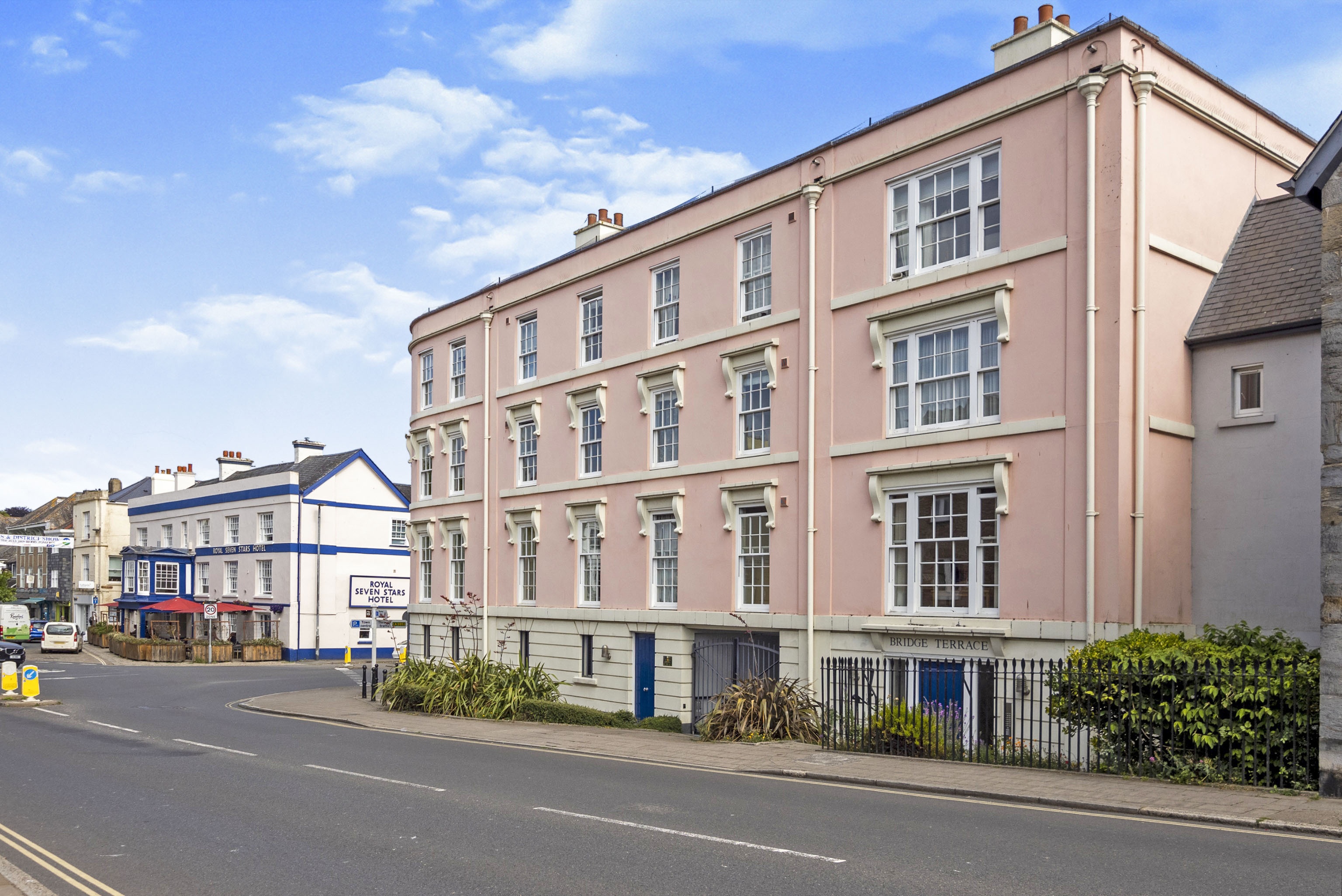 2 bedroom flat for sale in The Plains, Totnes, TQ9 5DL