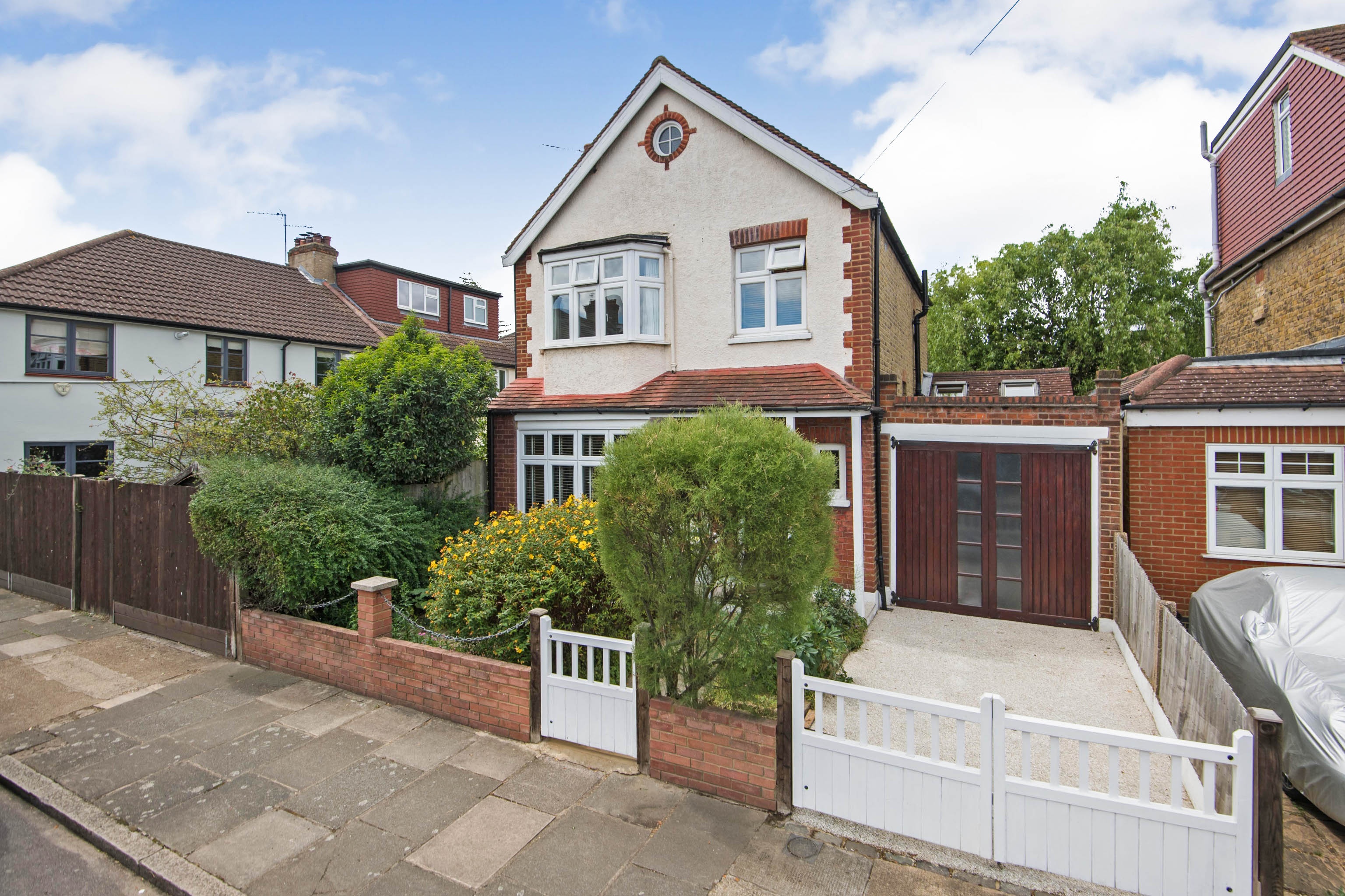 4 bedroom detached house for sale in Bicester Road, Richmond, TW9 4QN