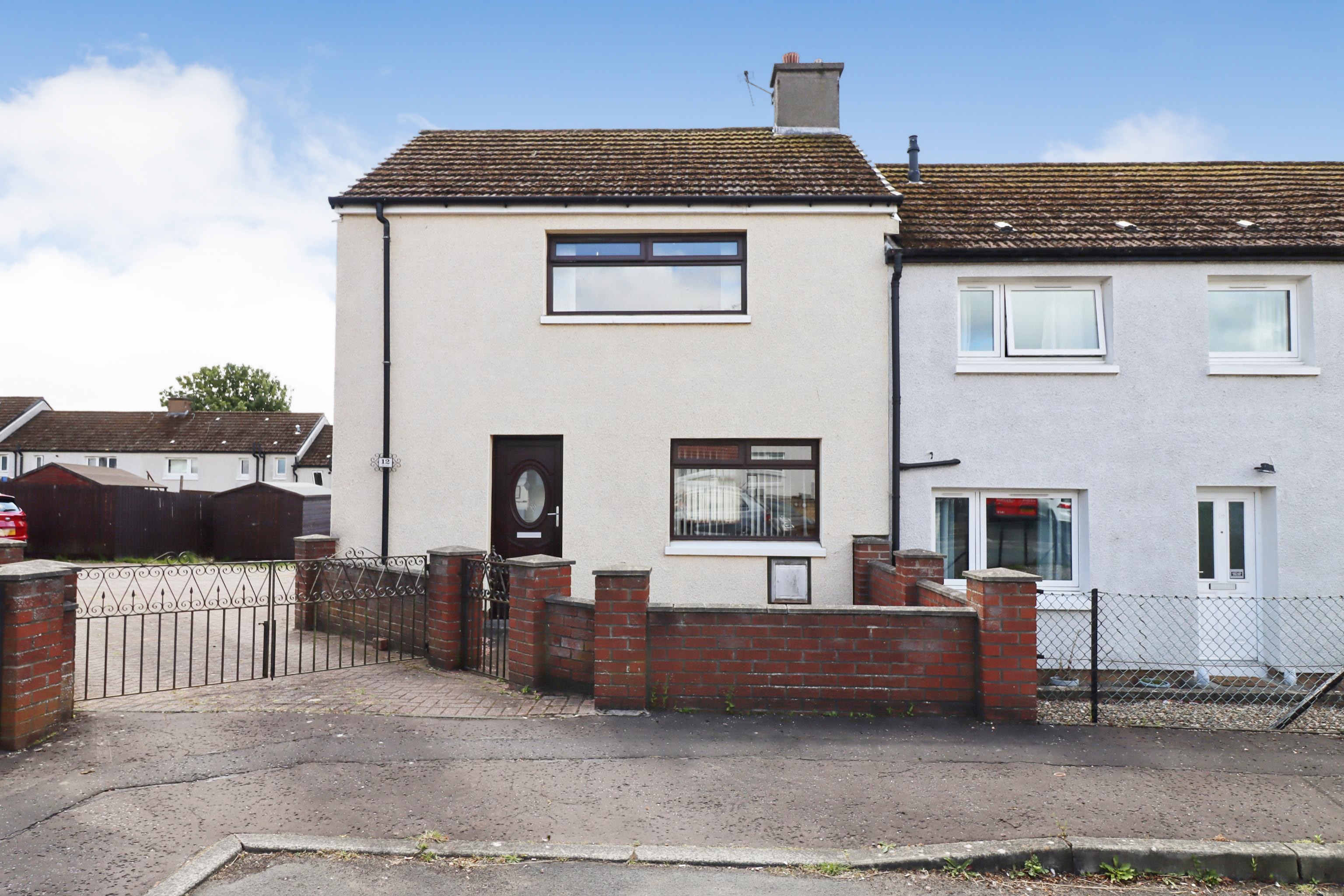 2 bedroom end of terrace house for sale in Kirkshotts Terrace