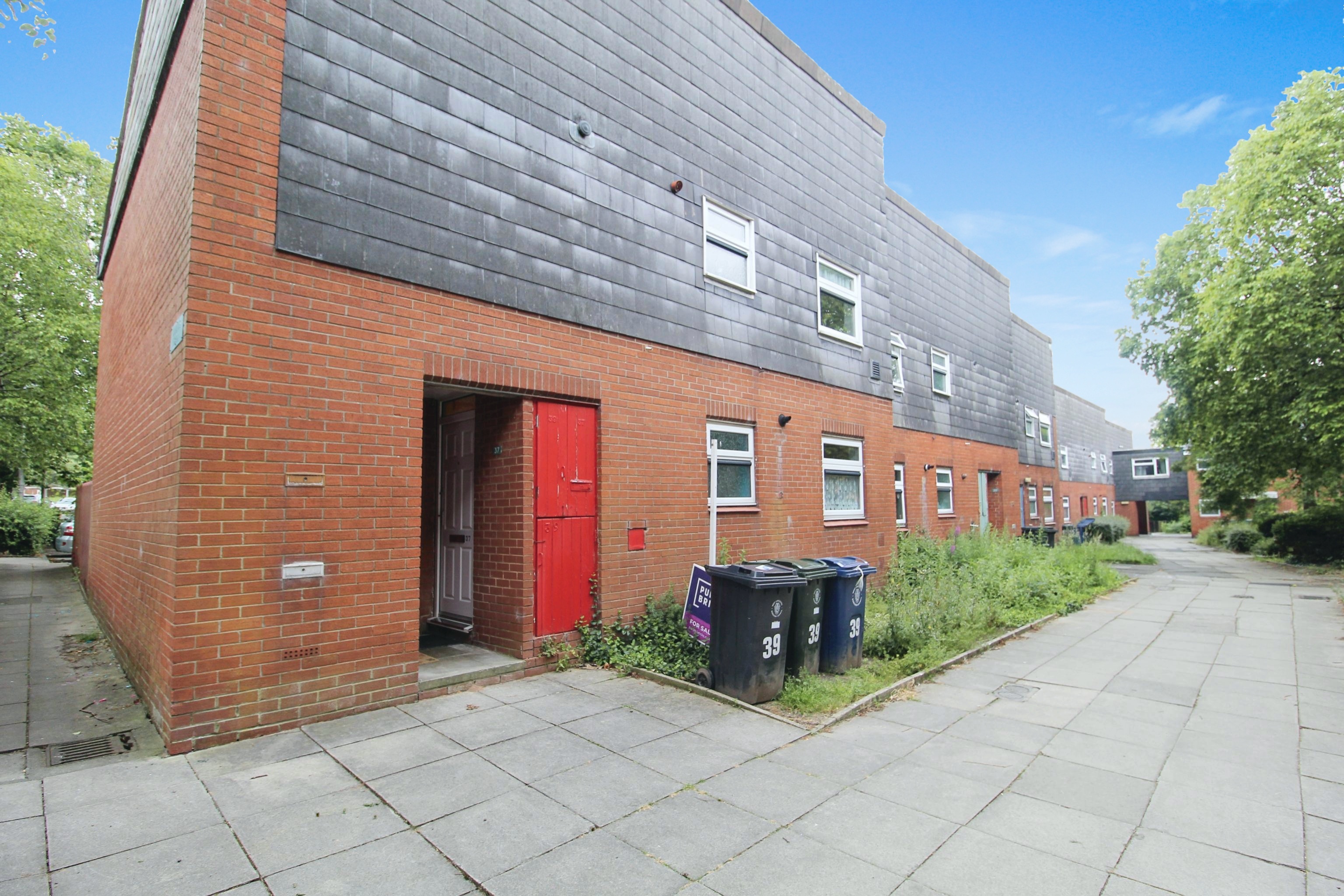 2 bedroom ground floor flat for sale in Lindens, Ashurst, Skelmersdale