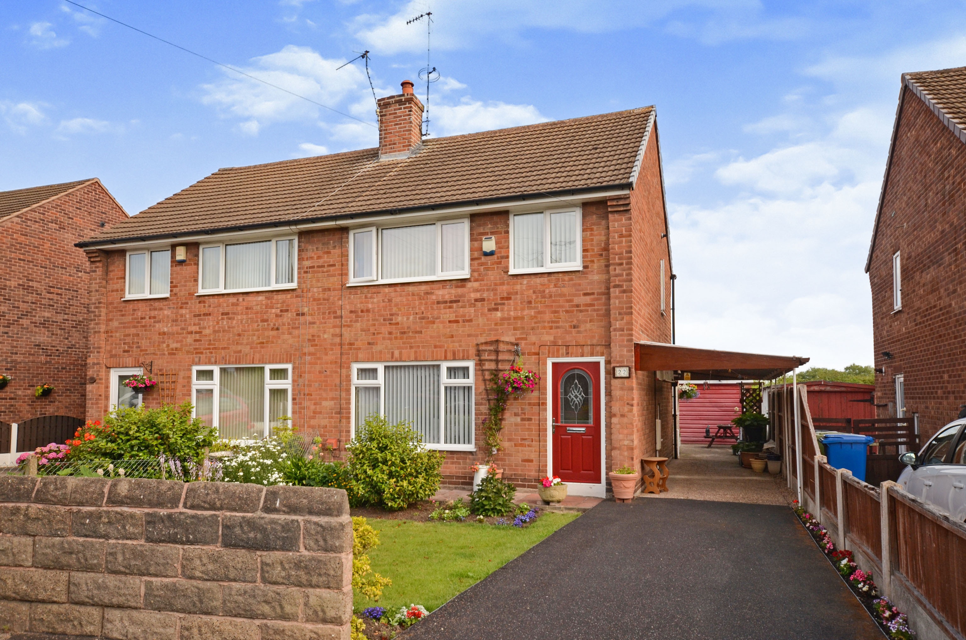 3 bedroom semidetached house for sale in White Road, Staveley