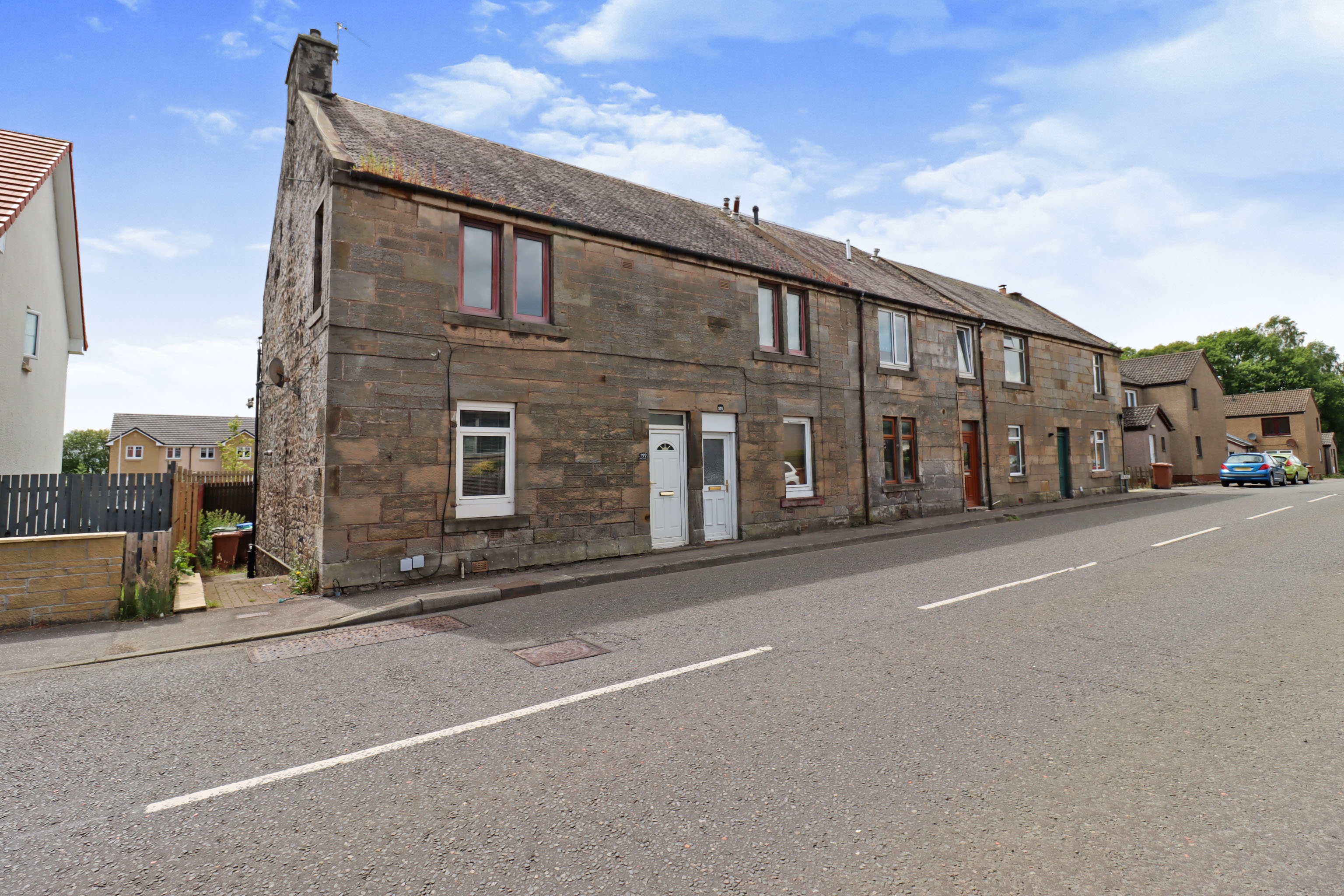 1 bedroom ground floor flat for sale in Rumblingwell, Dunfermline, KY12 9AR