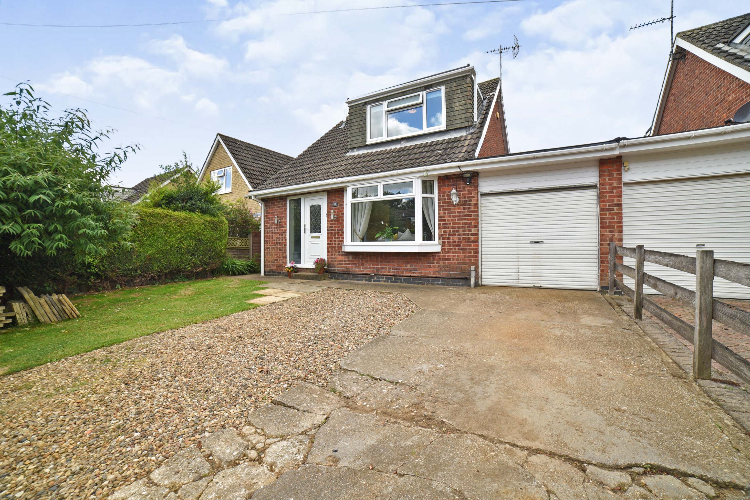 3 bedroom semidetached house for sale in Castle Rise, South Cave, HU15 2ET