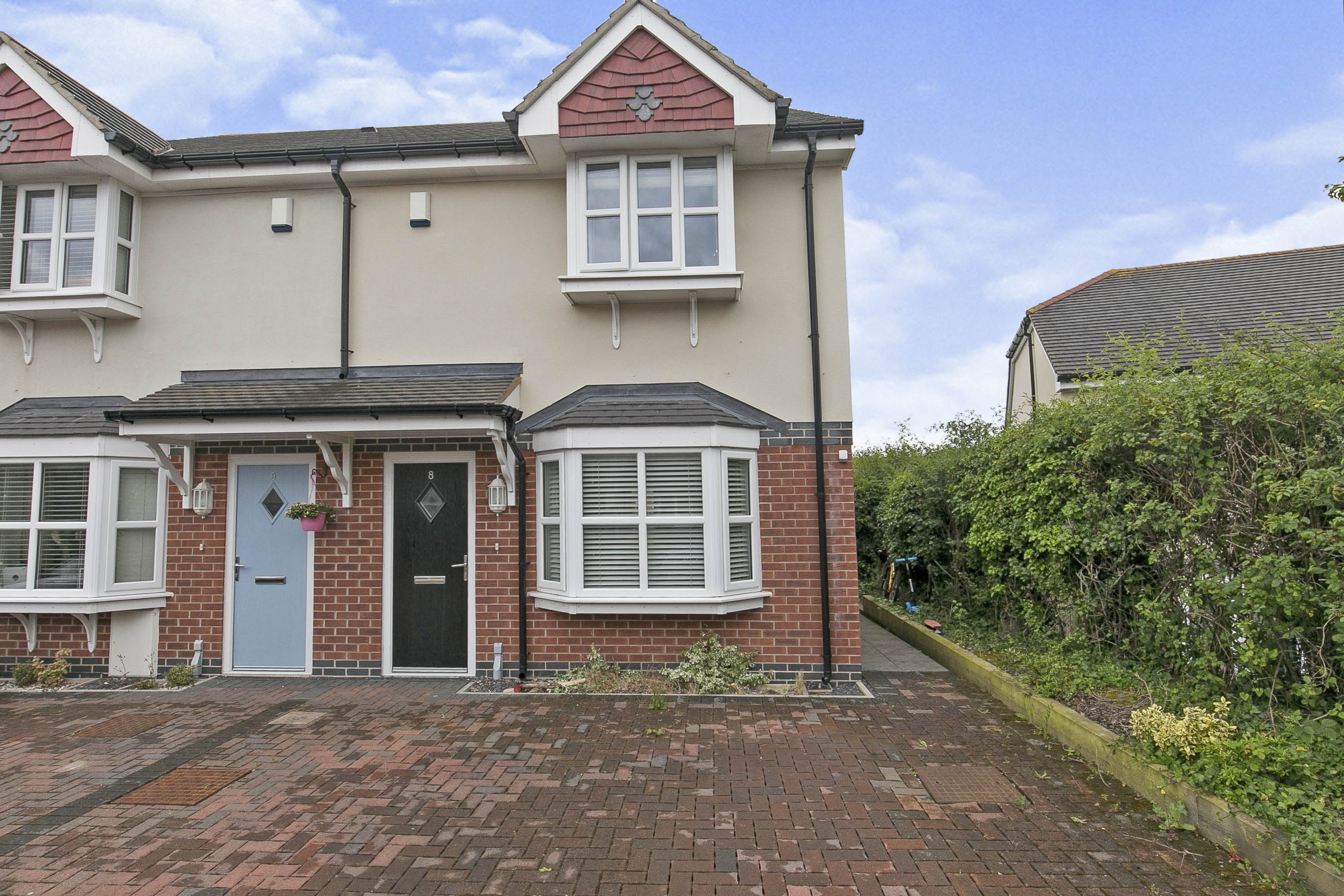 3 bedroom semidetached house for sale in Cae'r Llynen, Llandudno