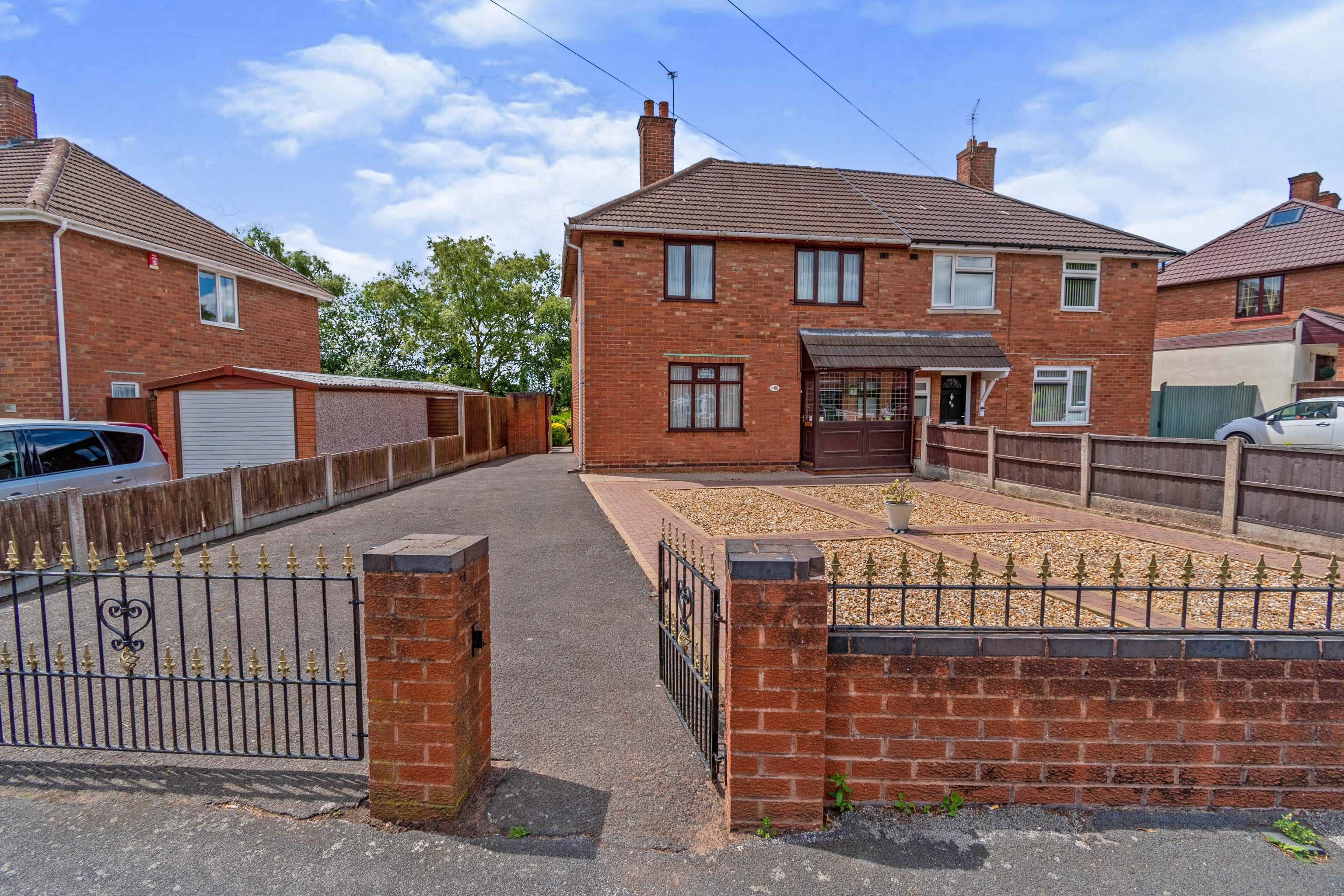 3 bedroom semidetached house for sale in Dovedale Avenue, Willenhall
