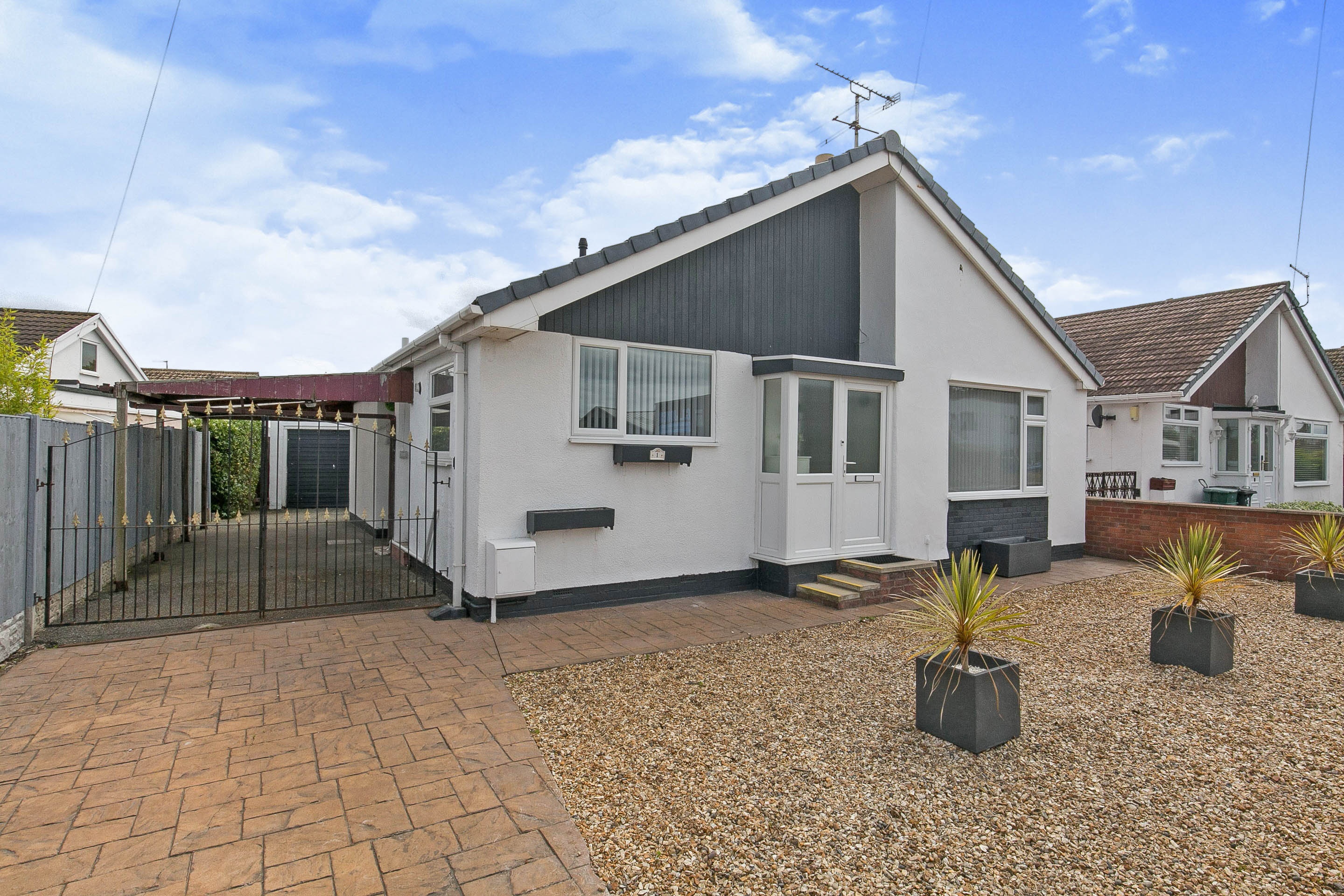 3 bedroom detached bungalow for sale in Cader Avenue, Kinmel Bay, Rhyl