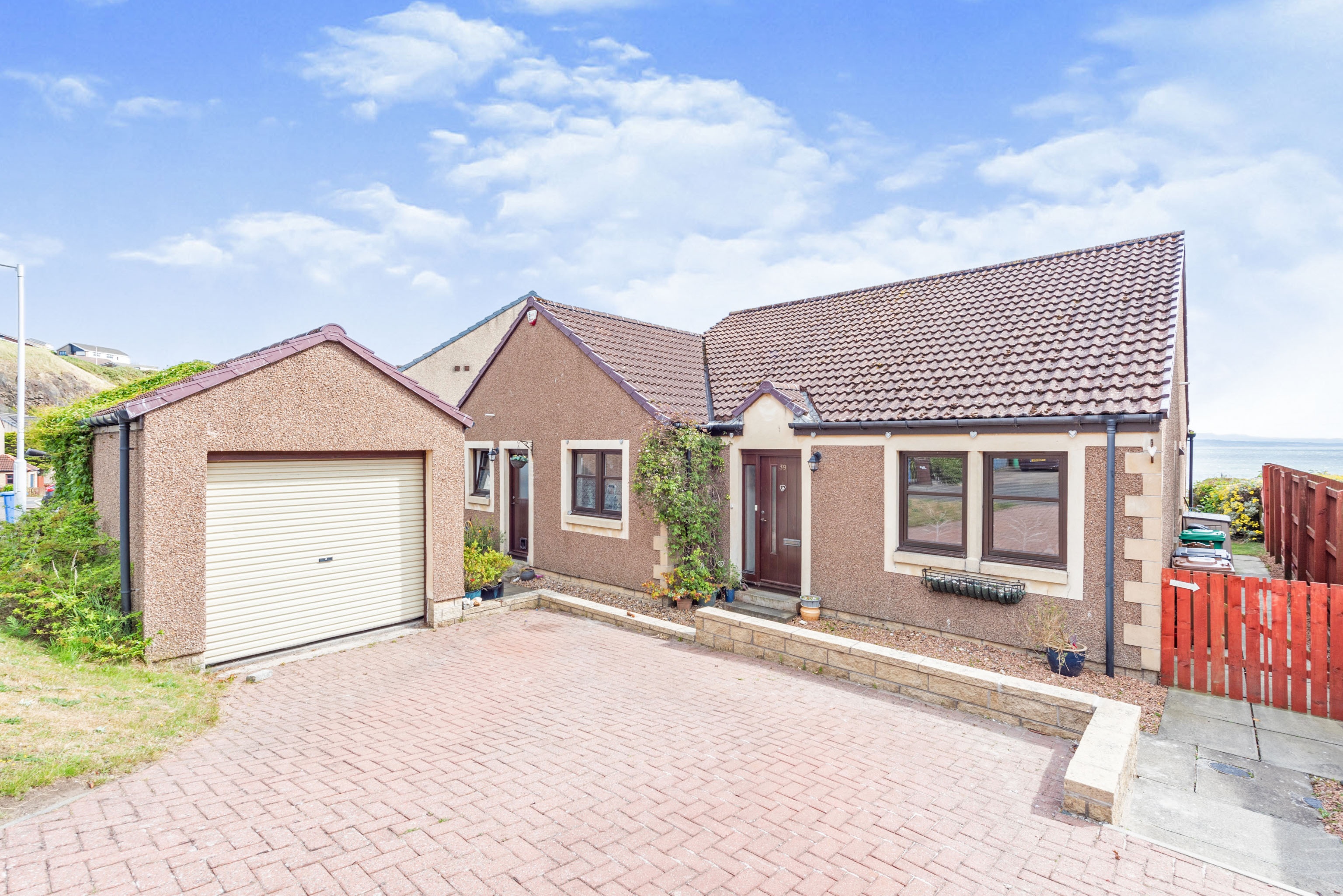 4 bedroom detached house for sale in Pettycur Bay, Kinghorn, KY3 9SB