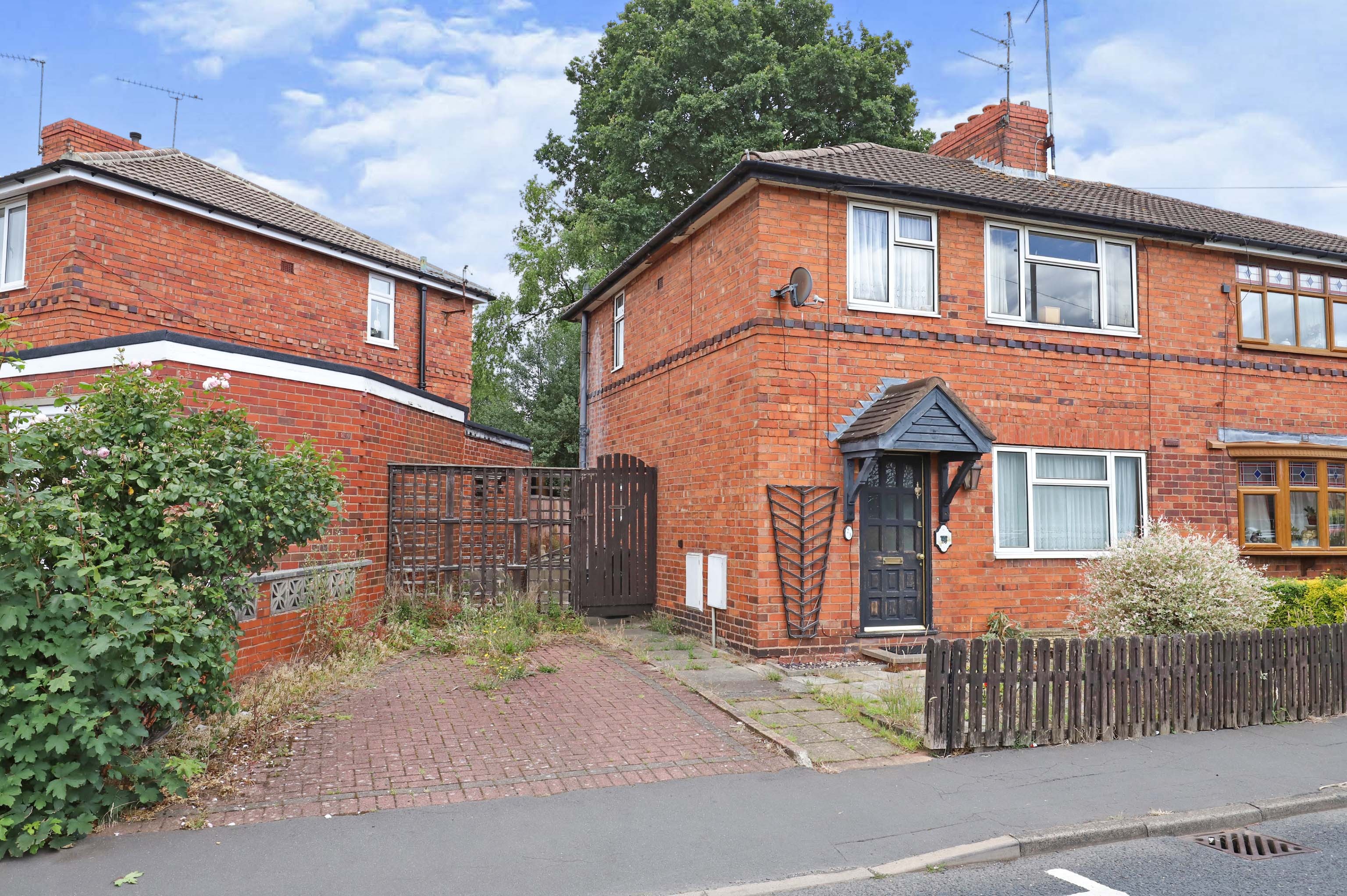 3 bedroom semidetached house for sale in Church Avenue, Stourbridge