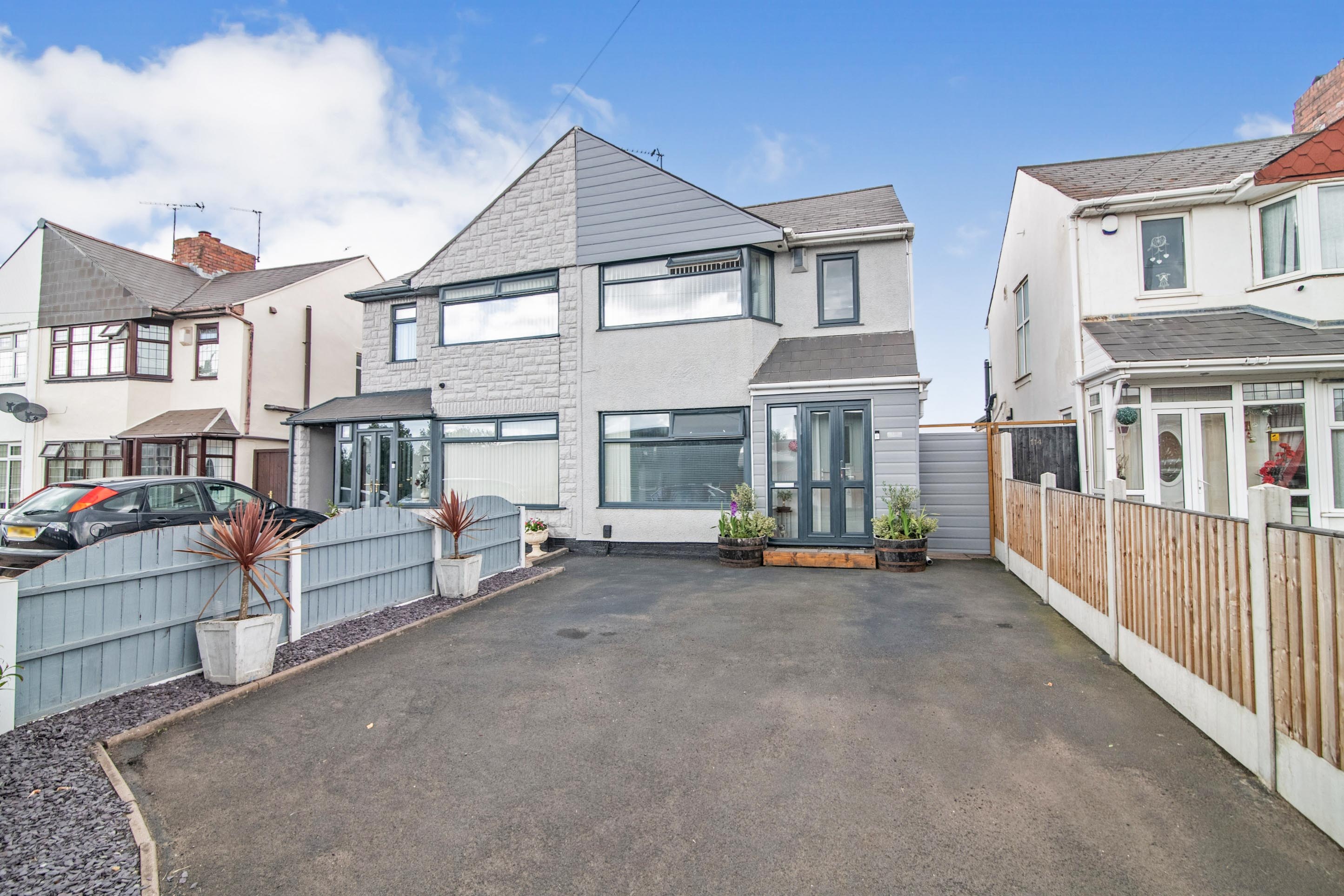 3 bedroom semidetached house for sale in Tansey Green Road, Brierley