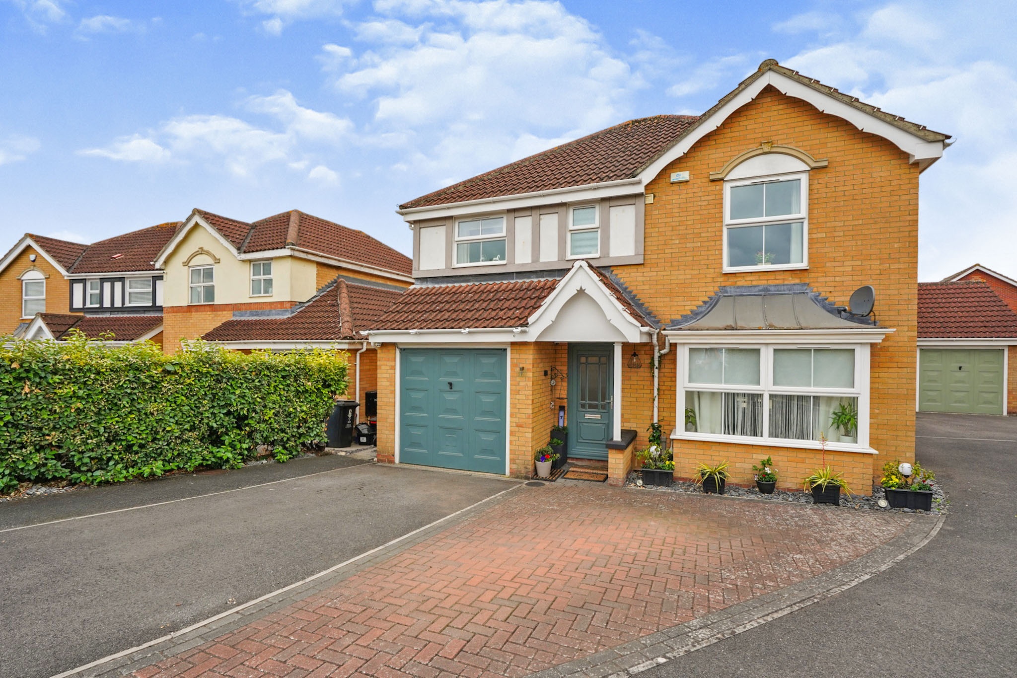 4 bedroom detached house for sale in Yeats Close, Swindon, SN25 4GT