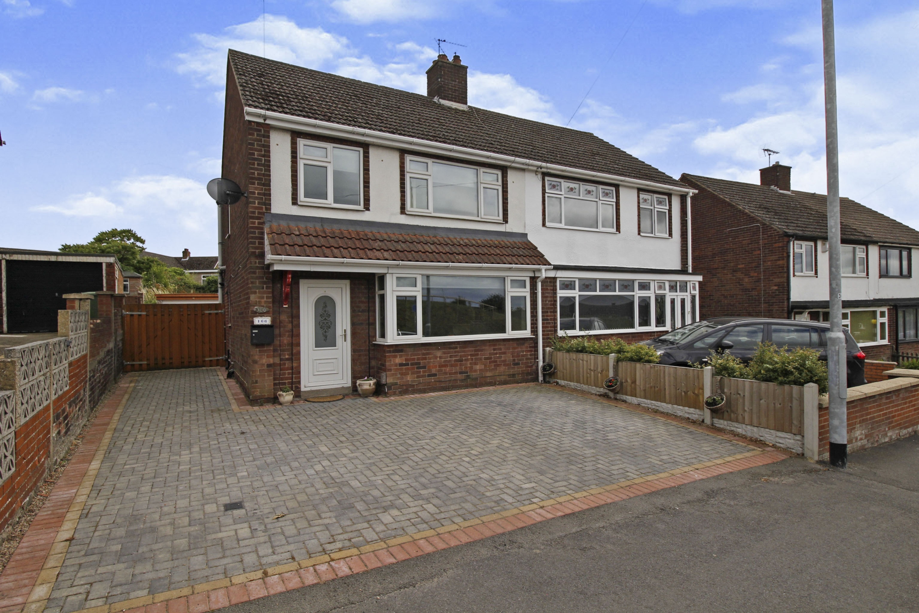 4 bedroom semidetached house for sale in Enderby Road, Scunthorpe