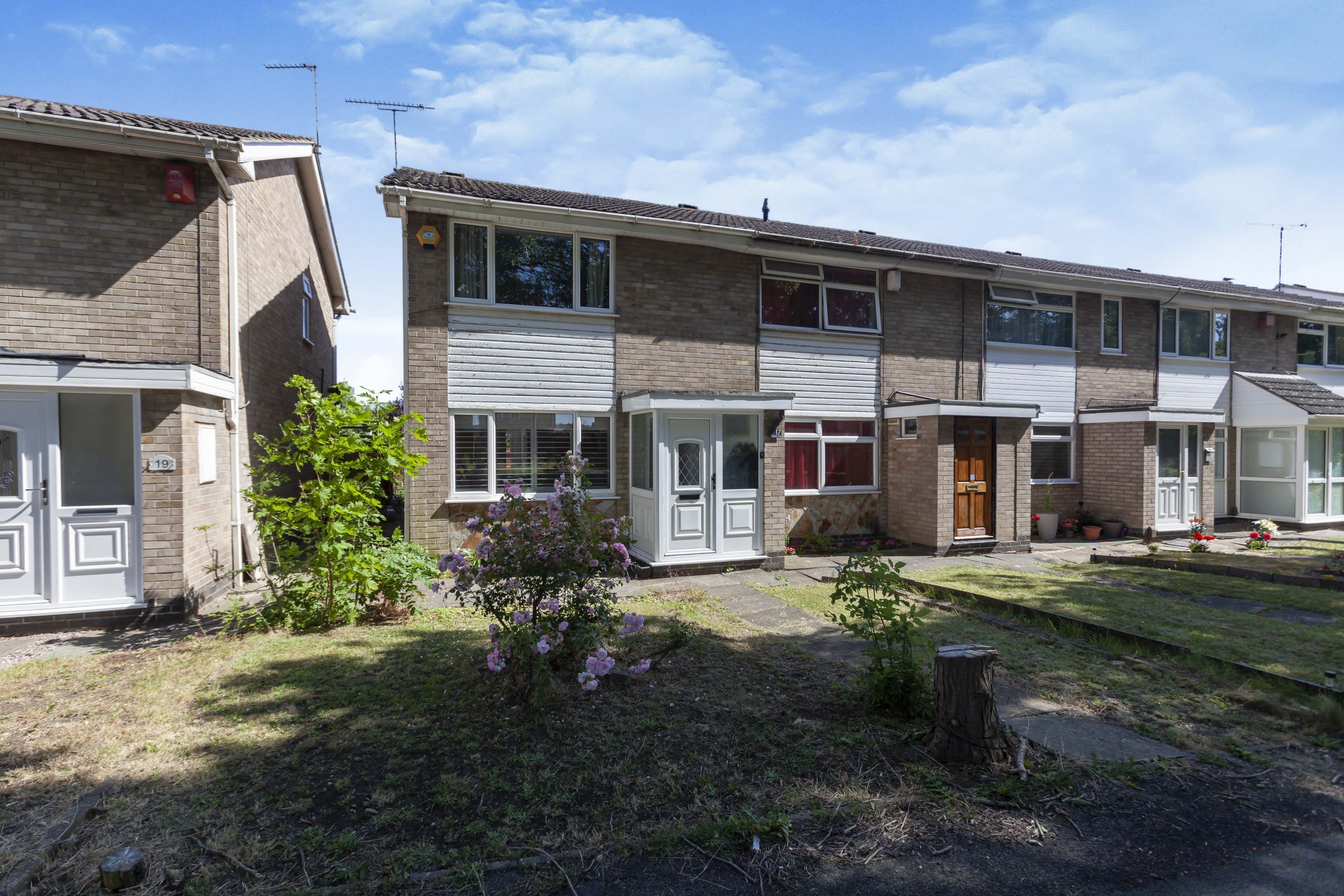 2 bedroom end of terrace house for sale in Blakesley Walk, Beaumont