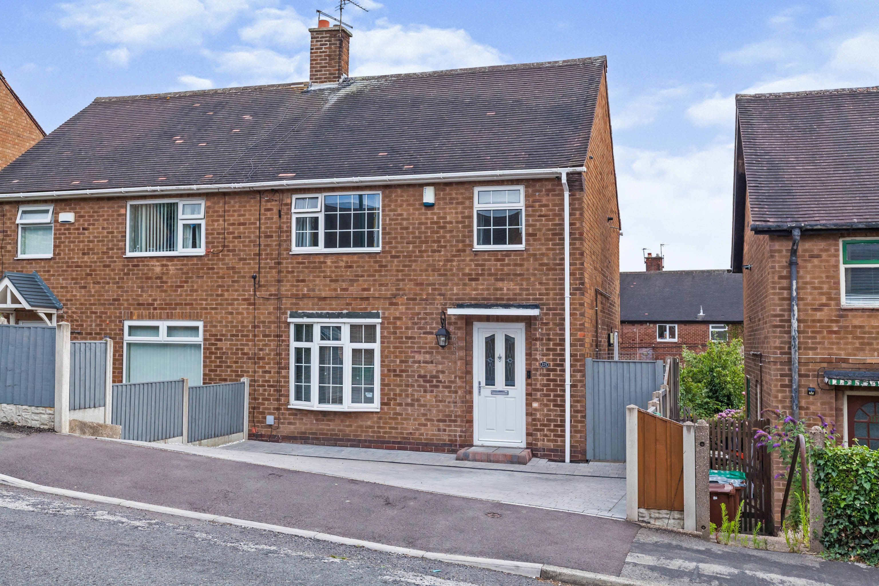 3 bedroom semidetached house for sale in Mildenhall Crescent, Arnold