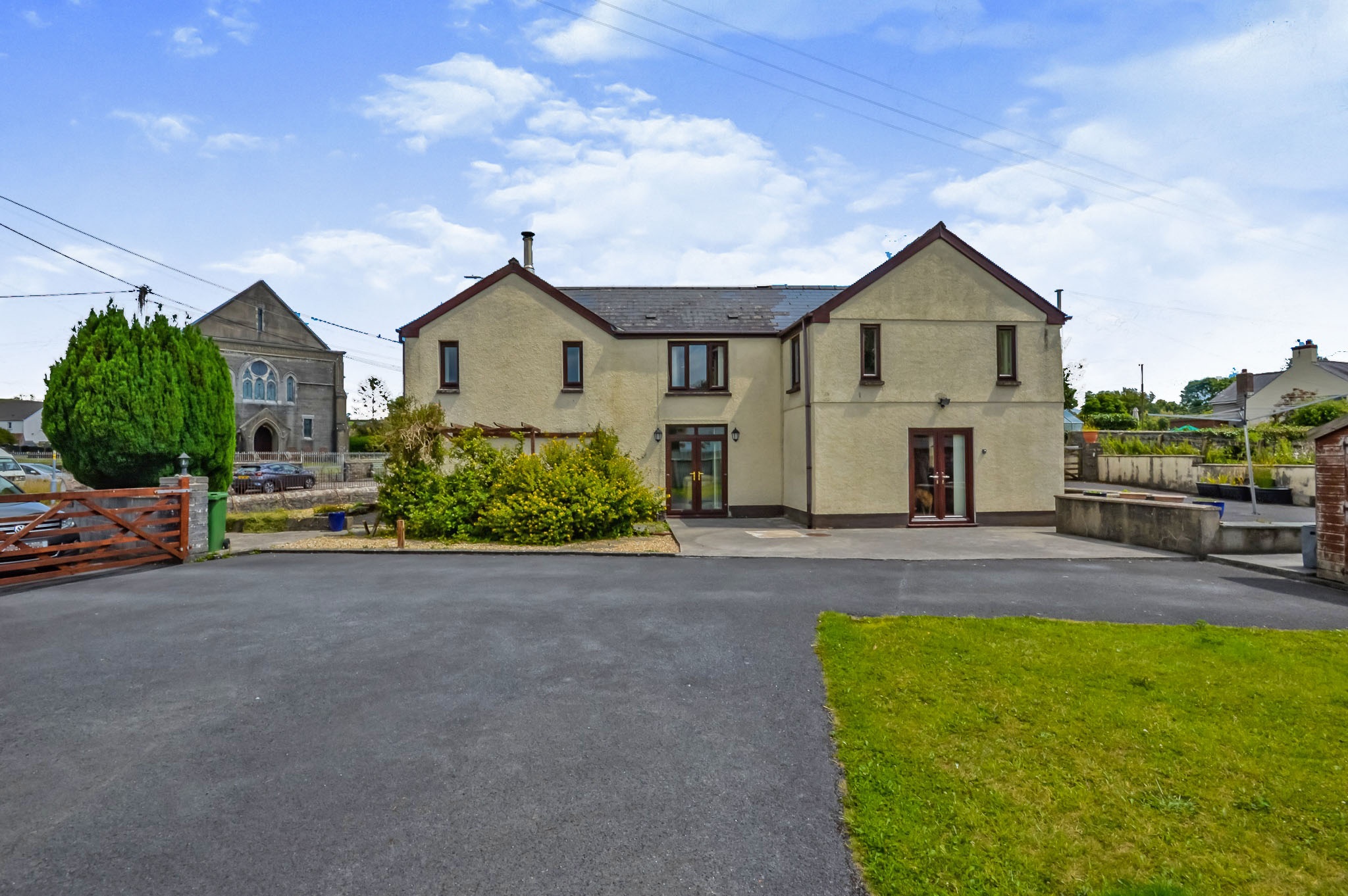 4 bedroom detached house for sale in High Street, Abergwili, SA31 2JA