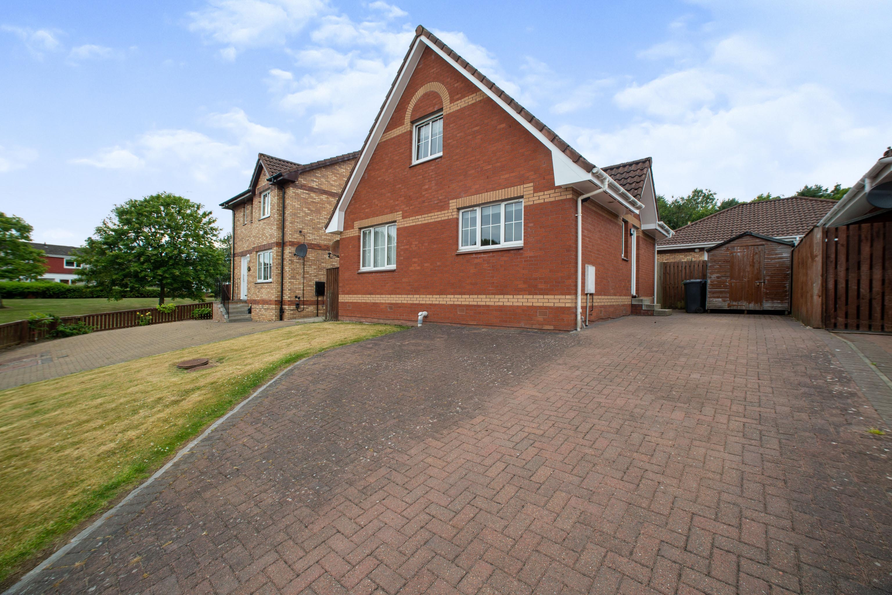 3 bedroom detached house for sale in Onslow Street, Livingston, EH54 5HS