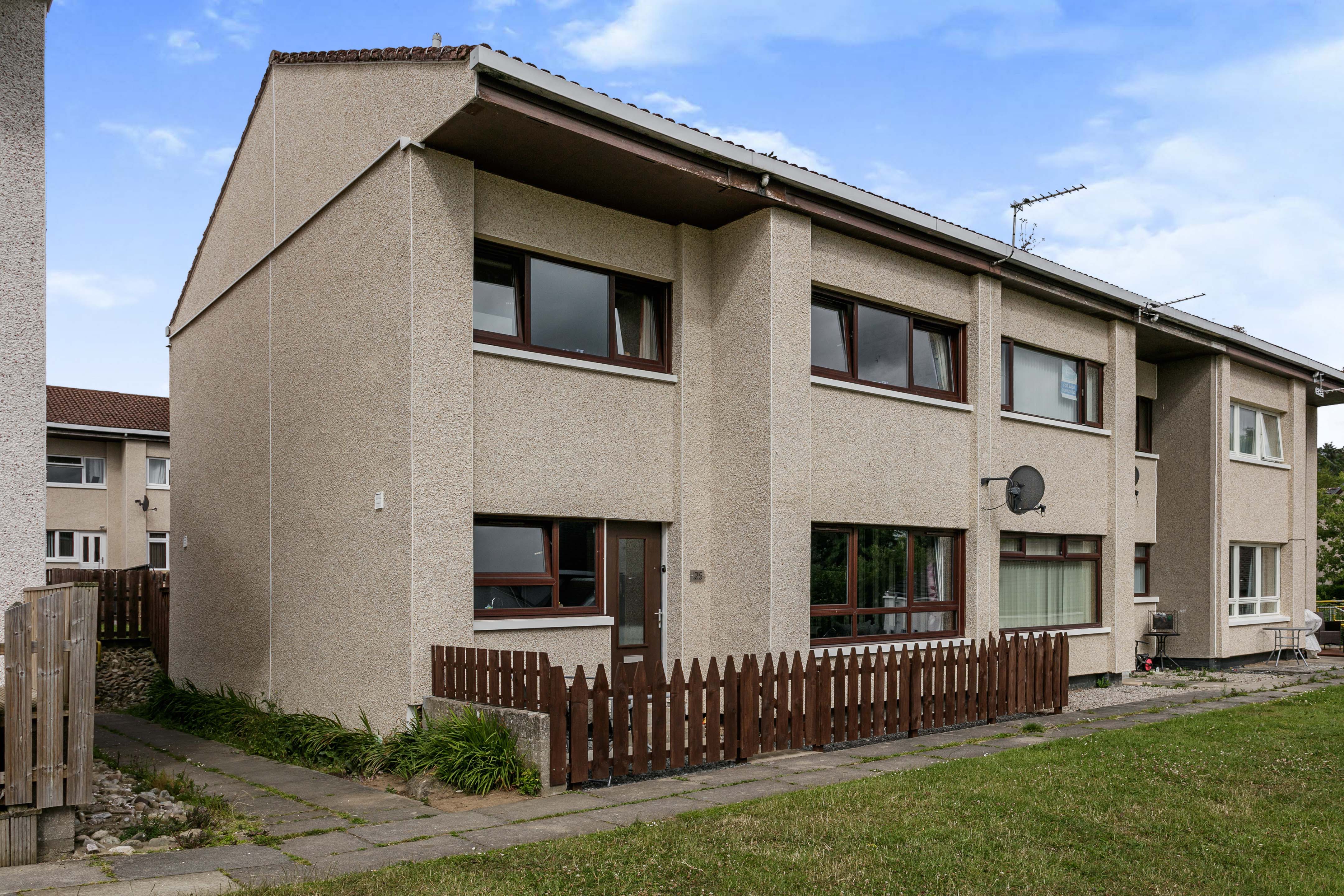 3 bedroom endterraced for sale in Esslemont Circle, Ellon, AB41 9UF