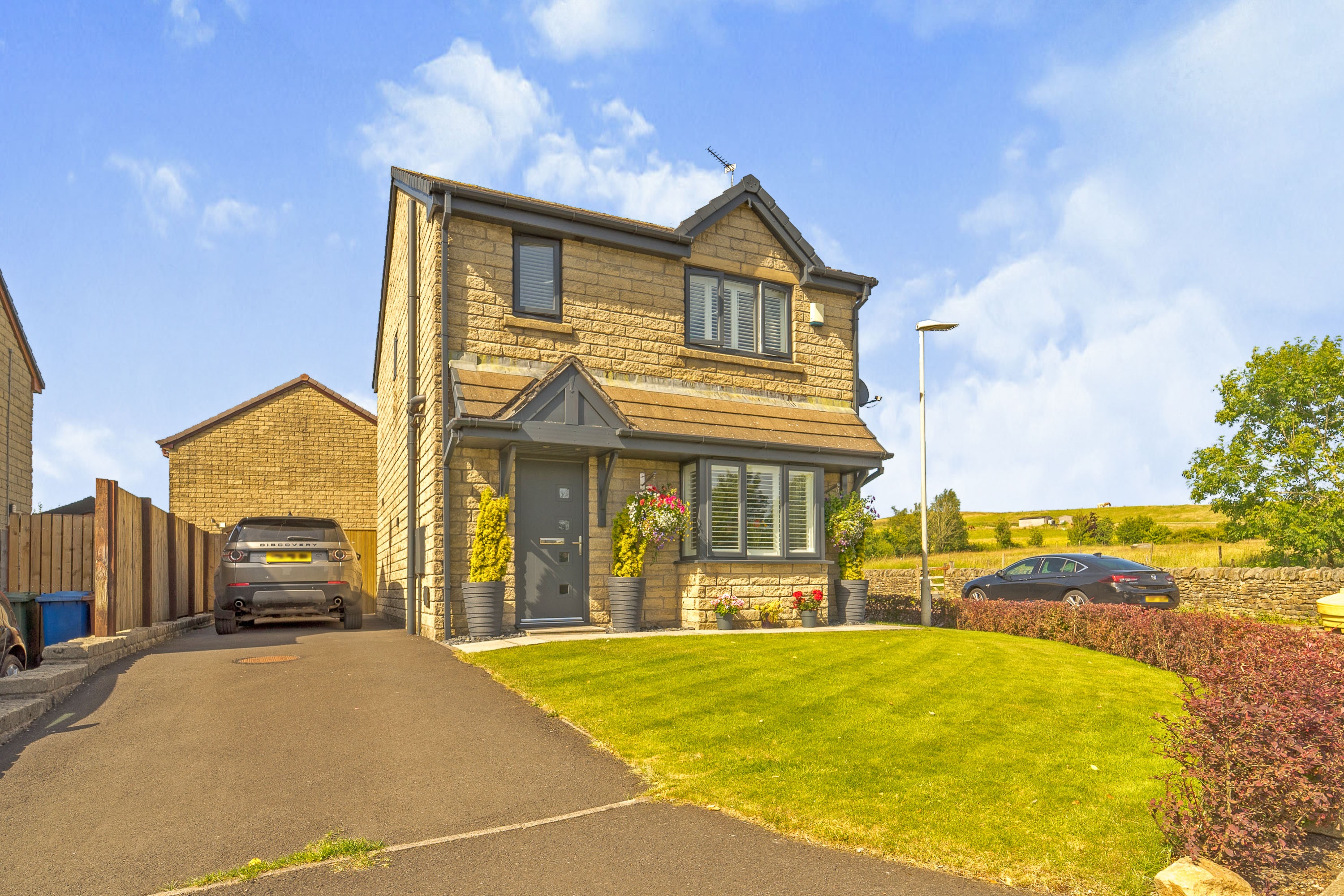 3 bedroom detached house for sale in Chapel View, Rossendale, BB4 8FN