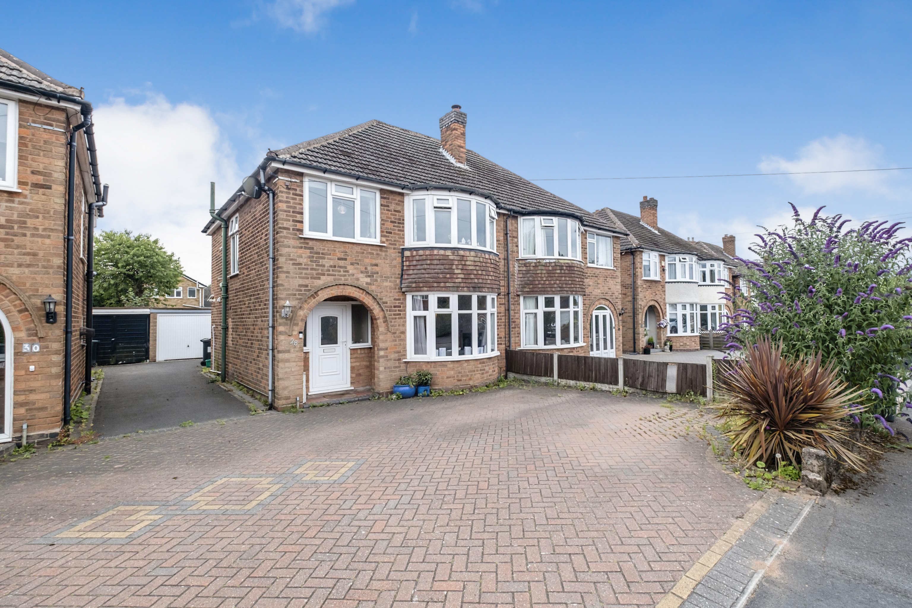3 bedroom semidetached house for sale in Vincent Road, Sutton
