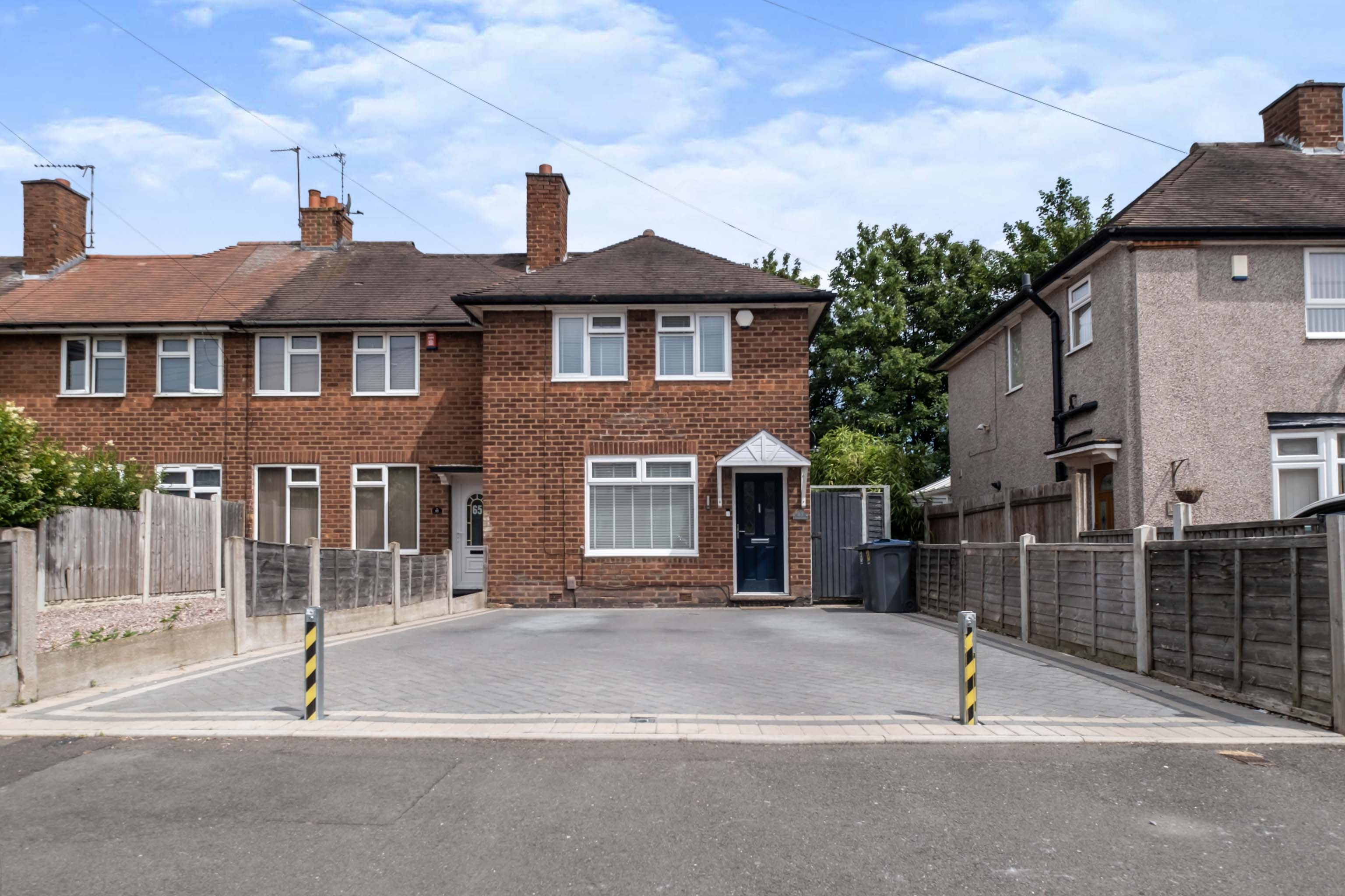 2 bedroom end of terrace house for sale in Humberstone Road, Birmingham
