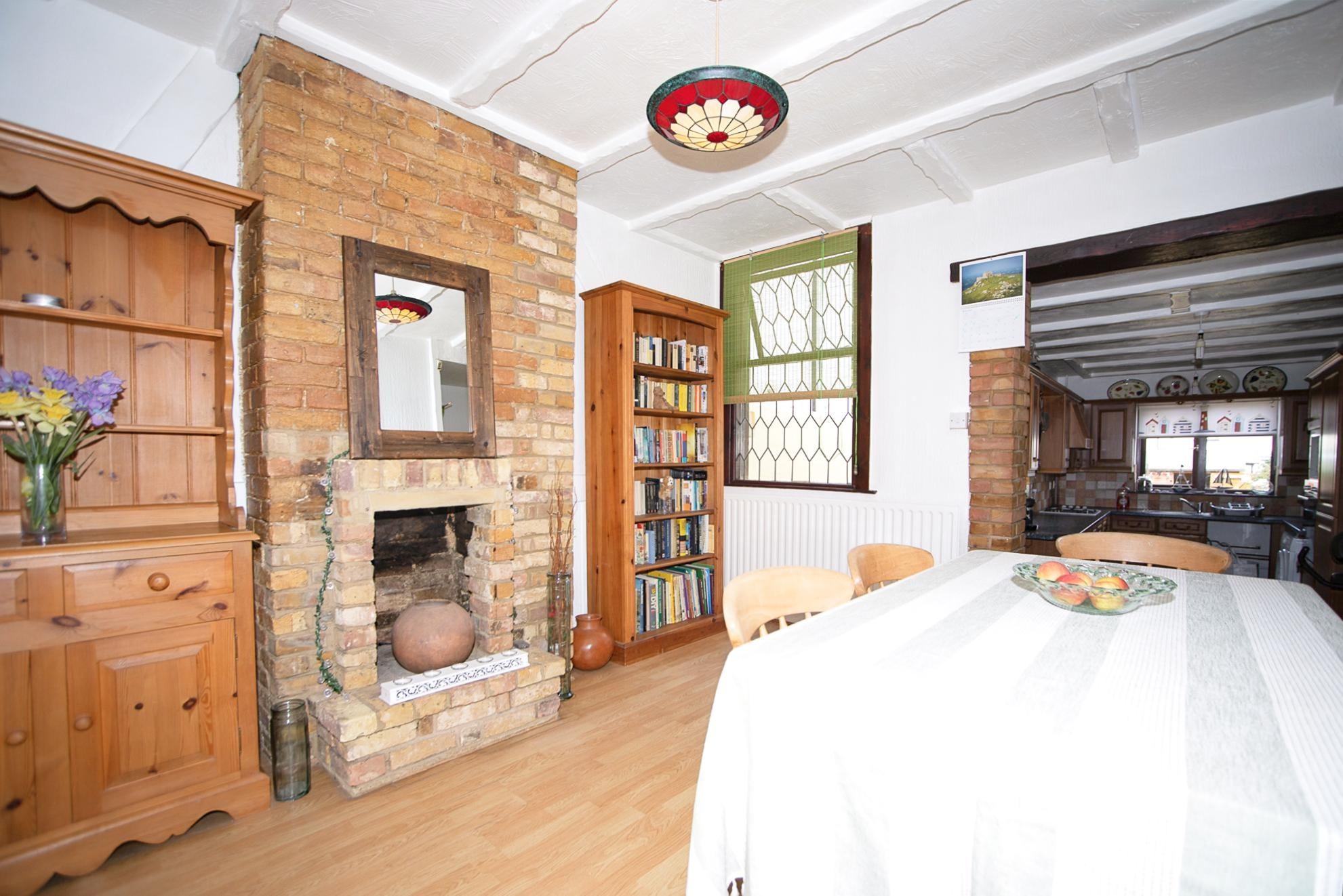 3 bedroom terraced house for sale in Alexandra Avenue, Gillingham, ME7 2LP