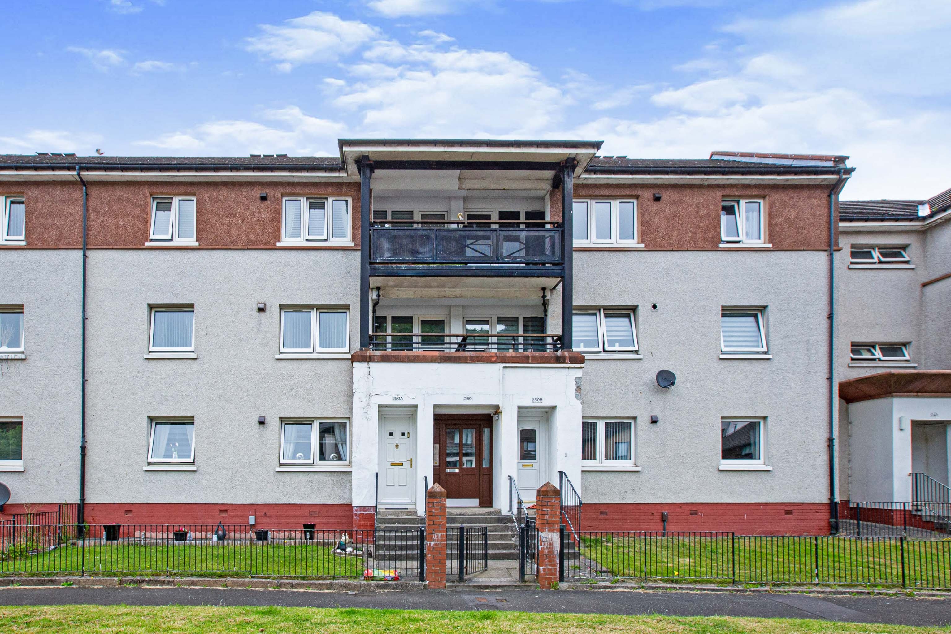 2 bedroom flat for sale in 250 Ardencraig Road, Glasgow, G45 0PZ