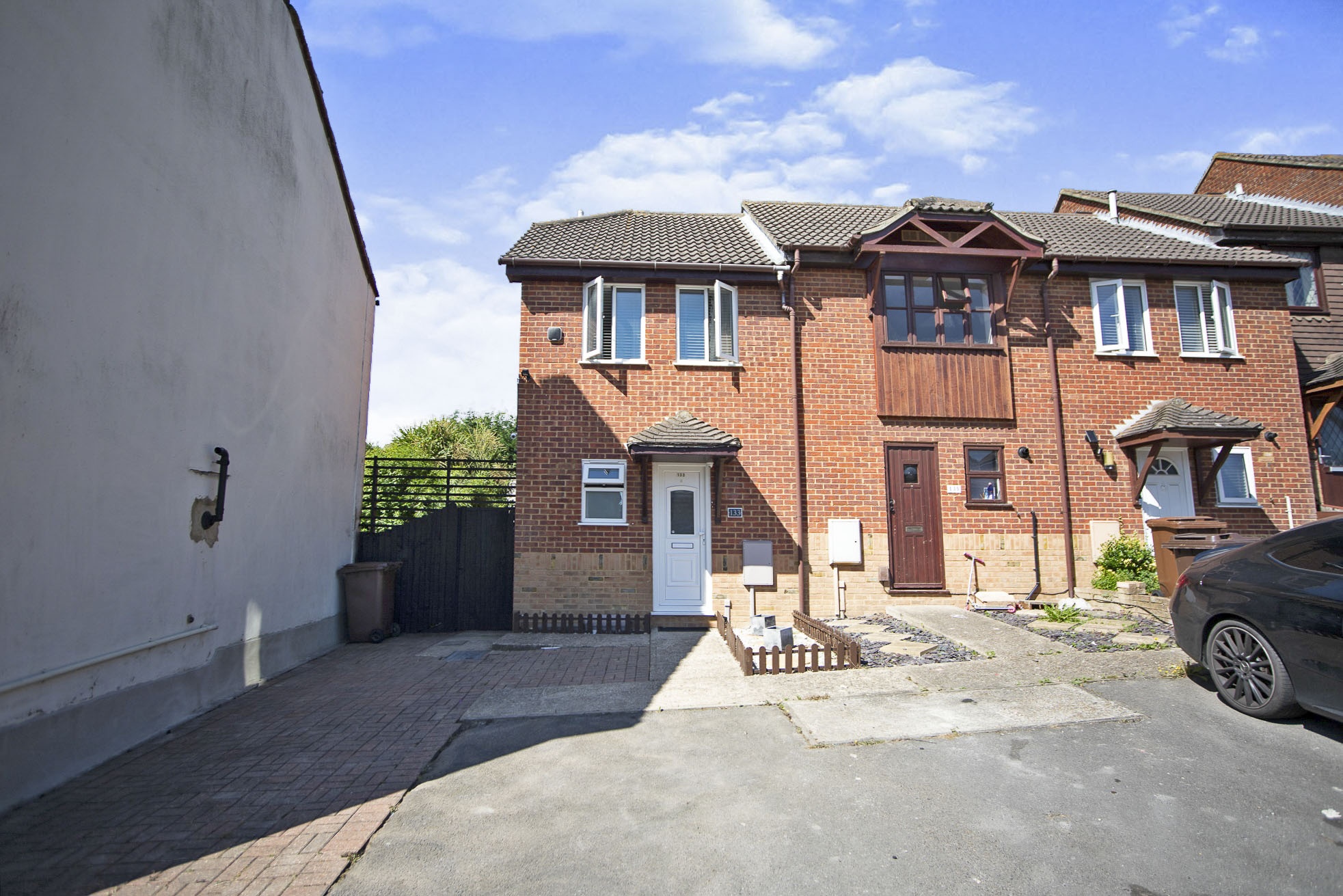 2 bedroom end of terrace house for sale in Kitchener Road, Rochester, ME2 3AS