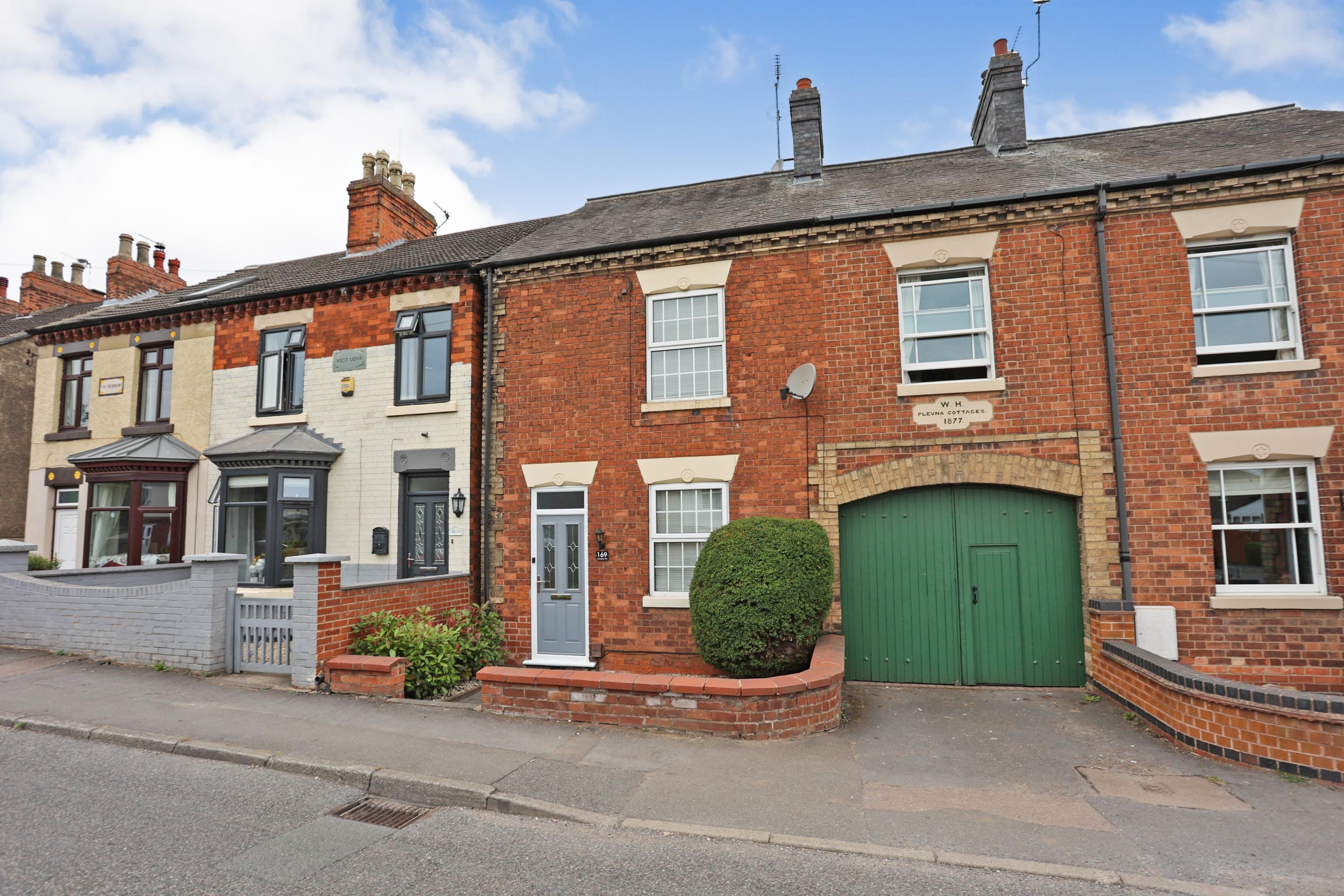 3 bedroom semidetached house for sale in Leicester Road, Shepshed