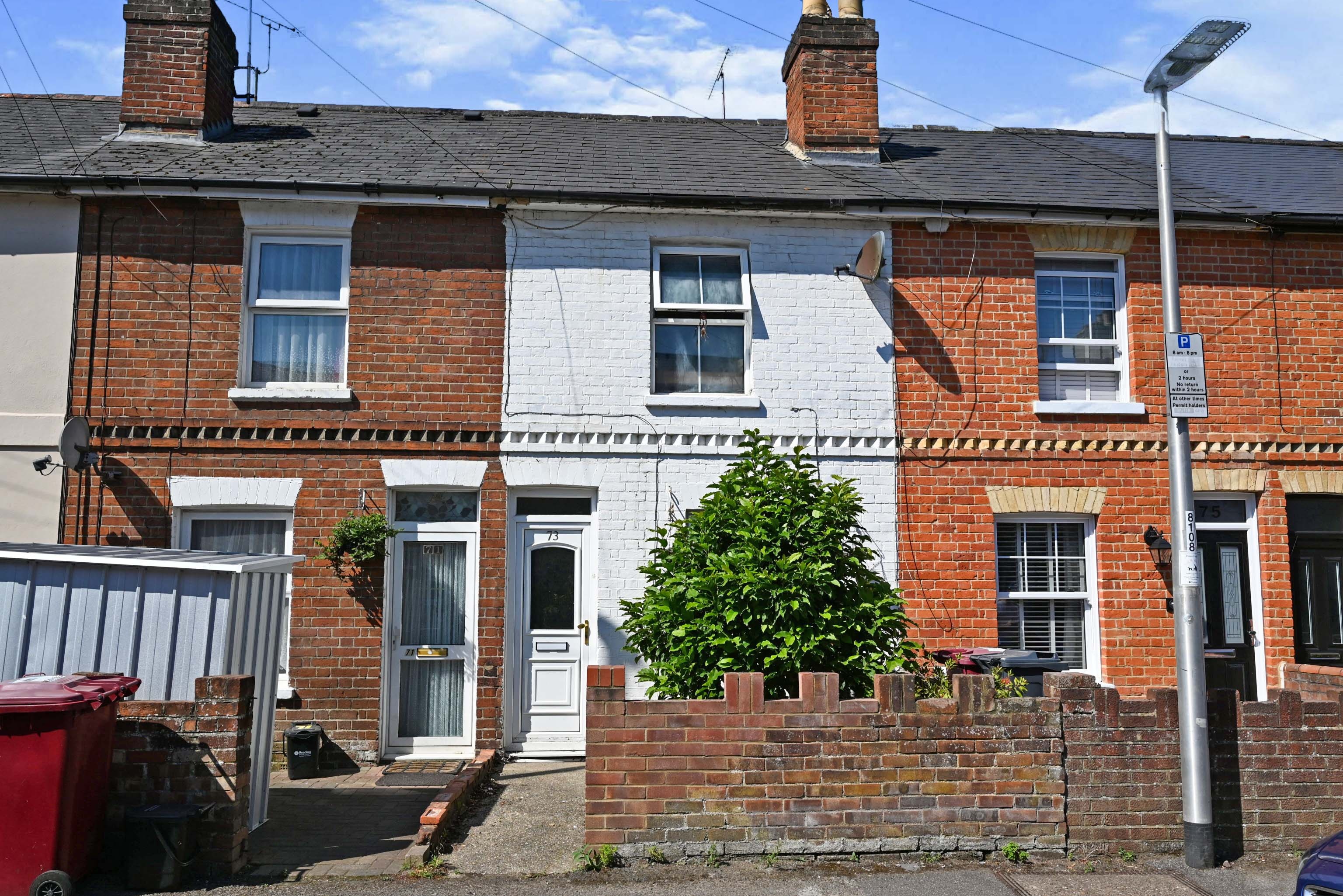 2 bedroom terraced house for sale in Cumberland Road, Reading, RG1 3JT