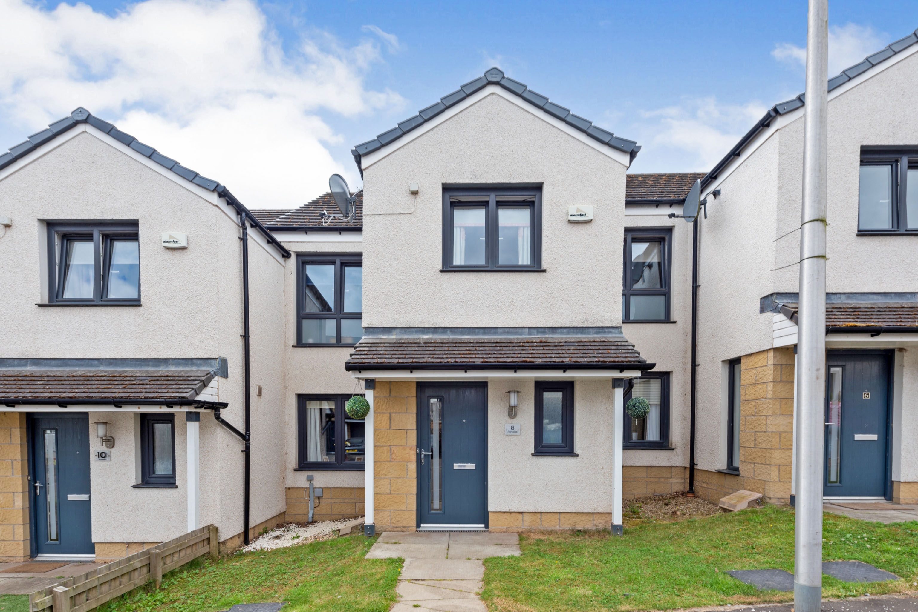 3 bedroom terraced house for sale in Parkside, Auchterarder, PH3 1GG