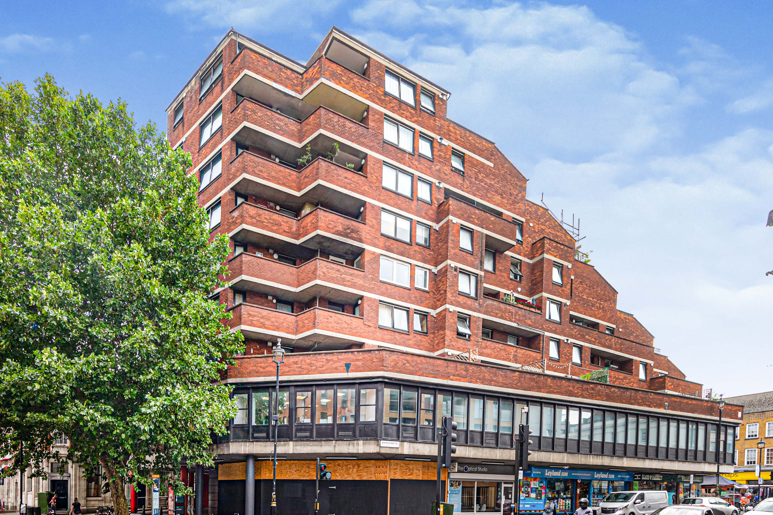 1 bedroom flat for sale in Eliot House Vauxhall Bridge Road