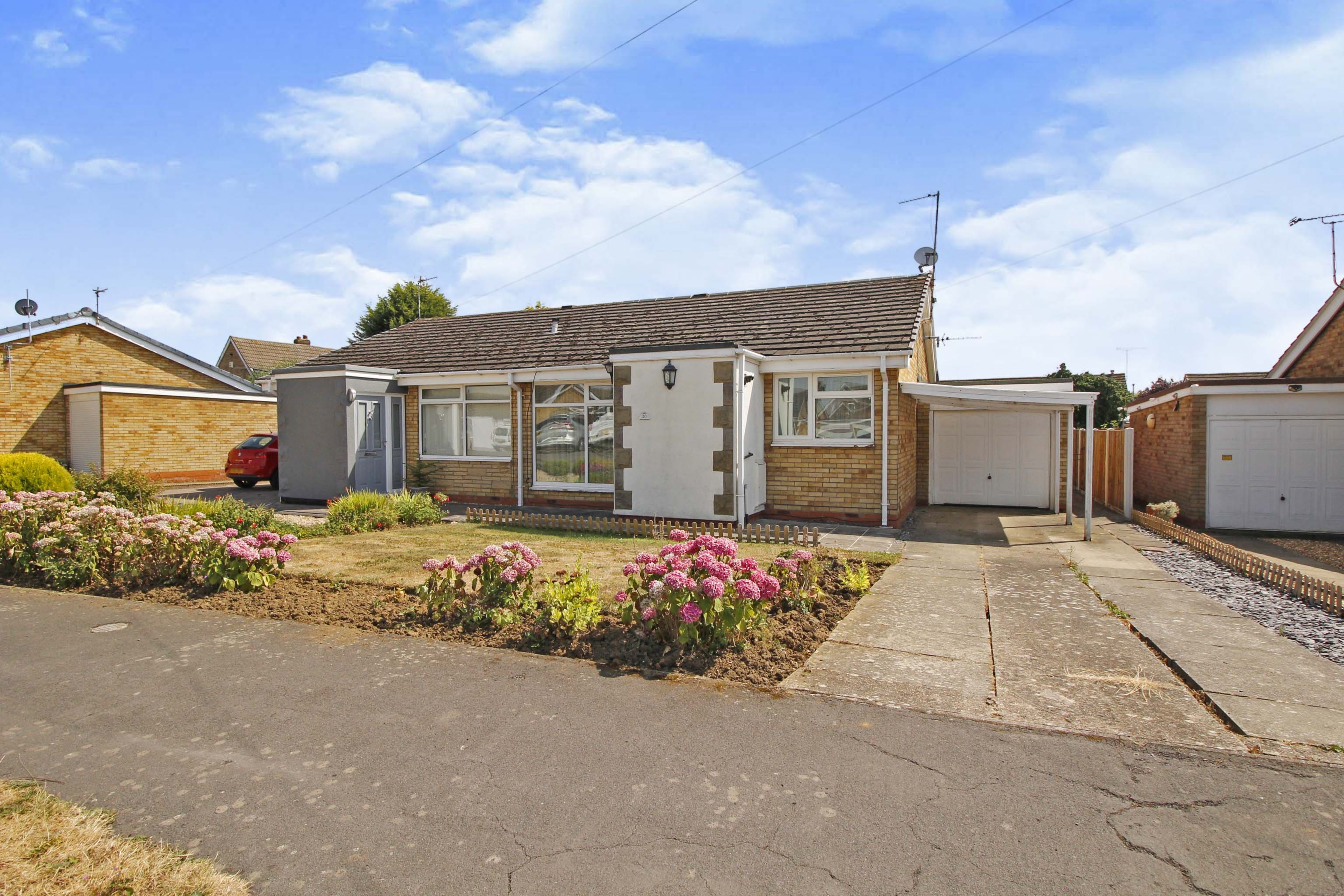 2 bedroom semidetached bungalow for sale in Huntingdon Crescent
