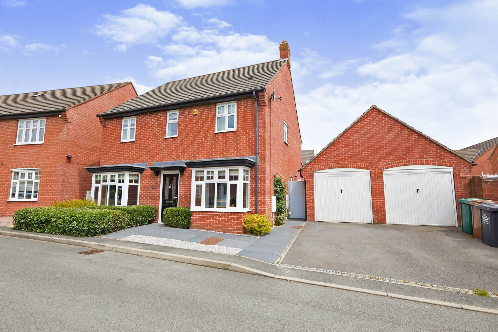 4 bedroom detached house for sale in Haywoods Road, Woodville