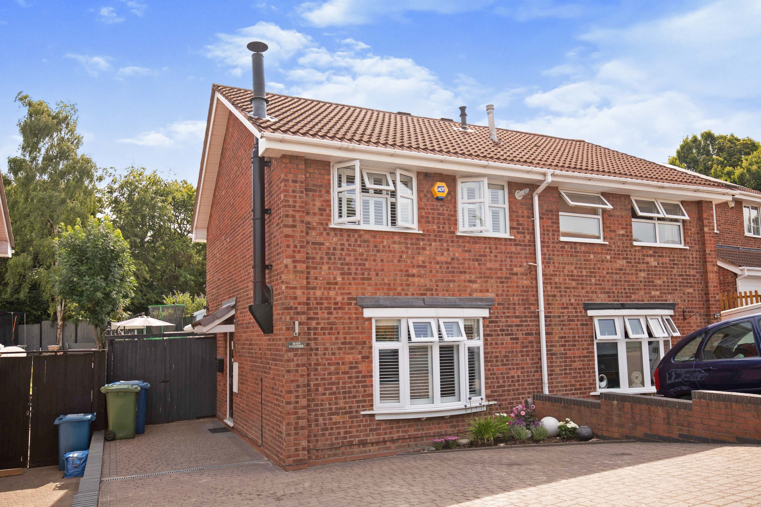 3 bedroom semidetached house for sale in Kingfisher, Wilnecote