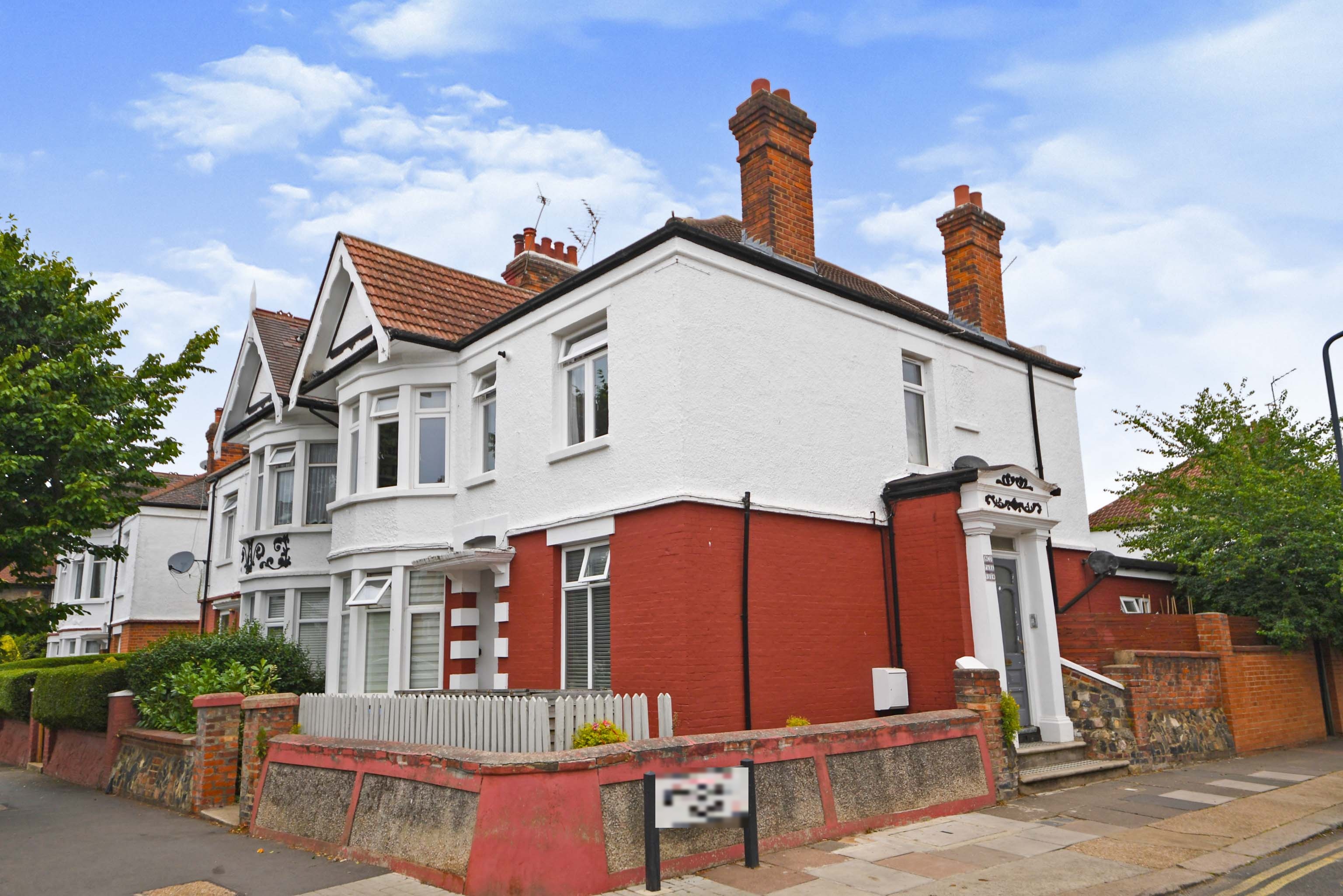2 bedroom flat for sale in 133143 Olive Road, Cricklewood, NW2 6XB