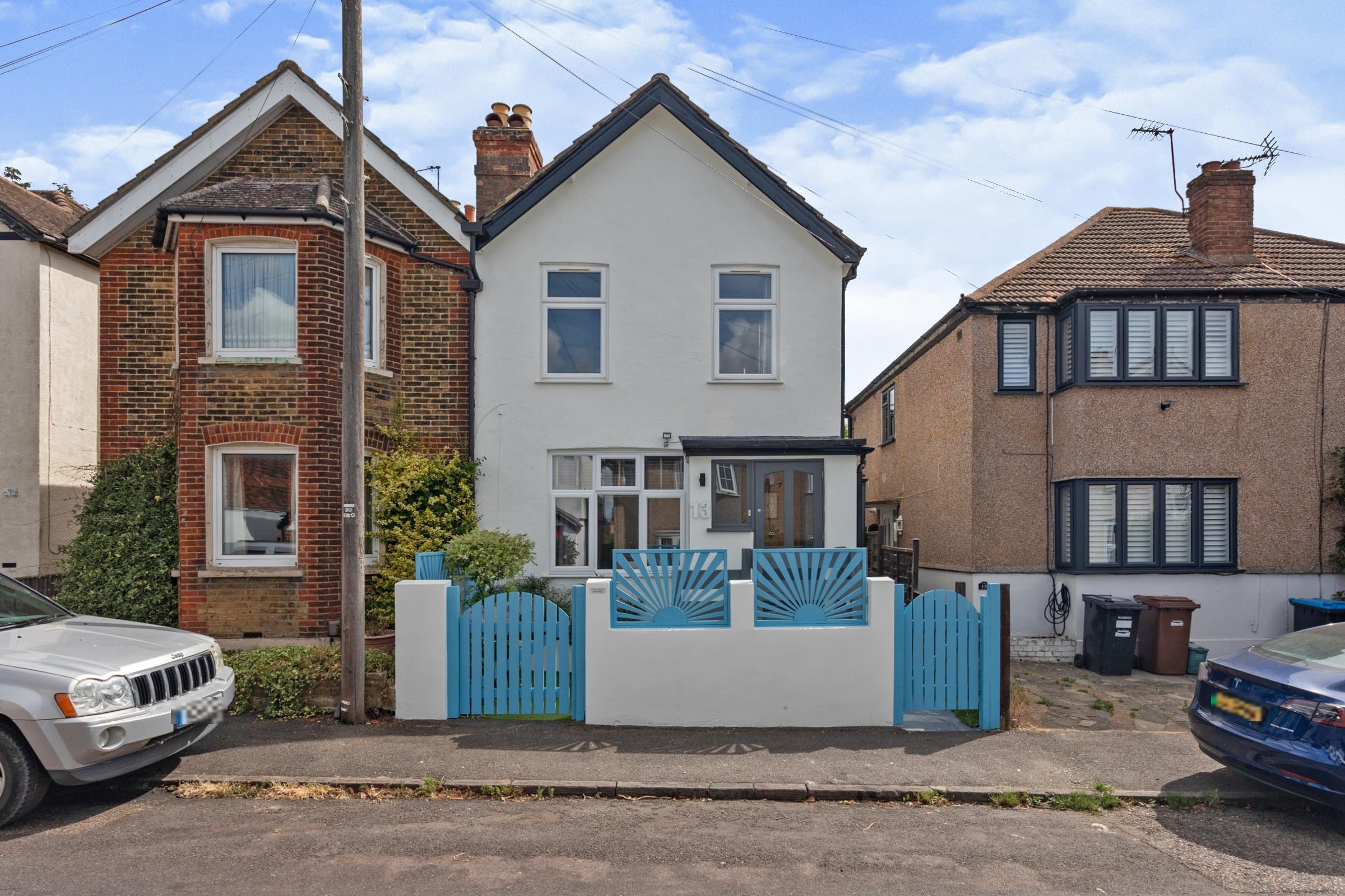 2 Bedroom Semi Detached House For Sale In Oak Road Caterham Cr3 5tt