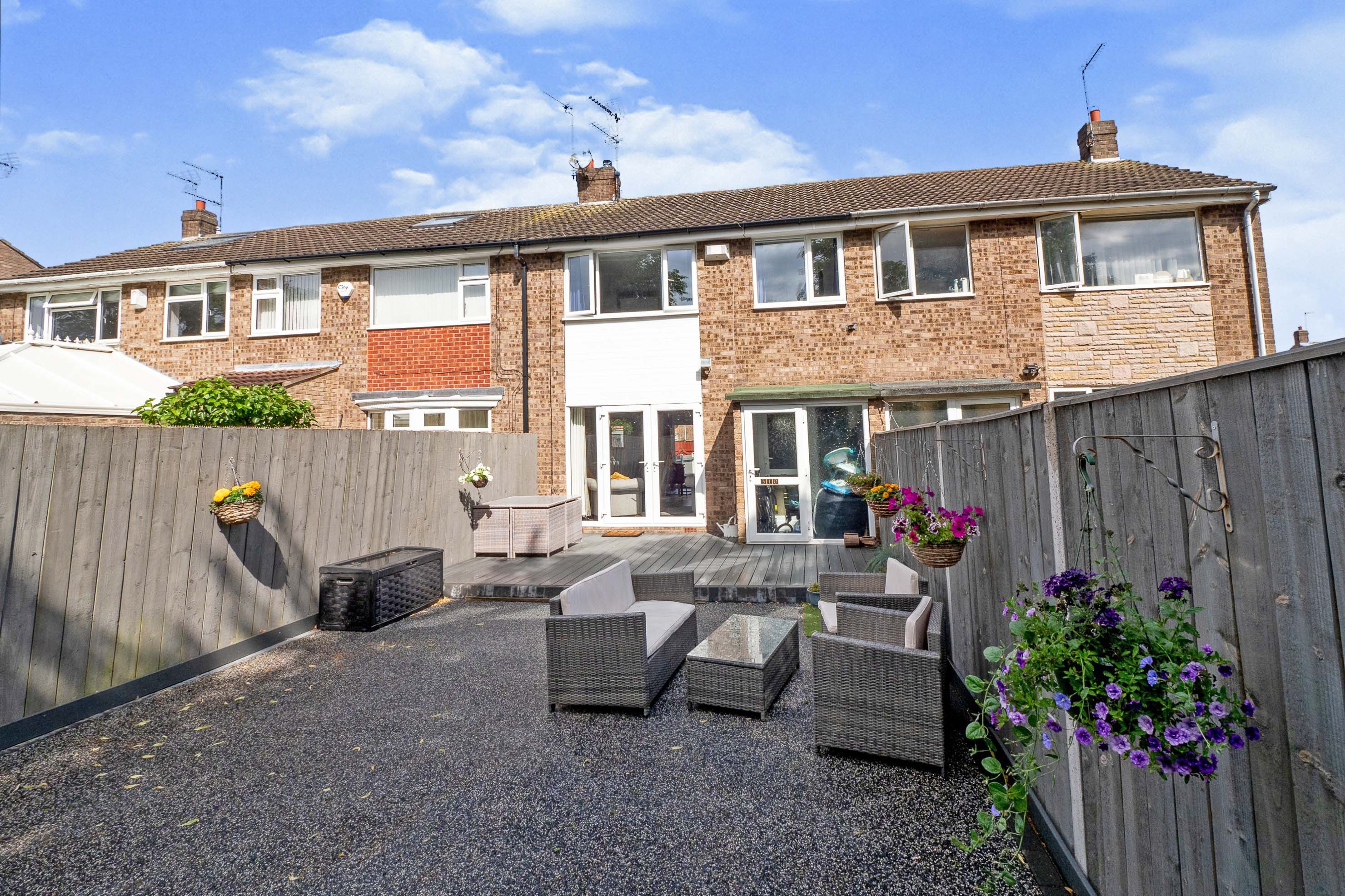 2 bedroom terraced house for sale in Marsdale, Hull, HU7 4AH
