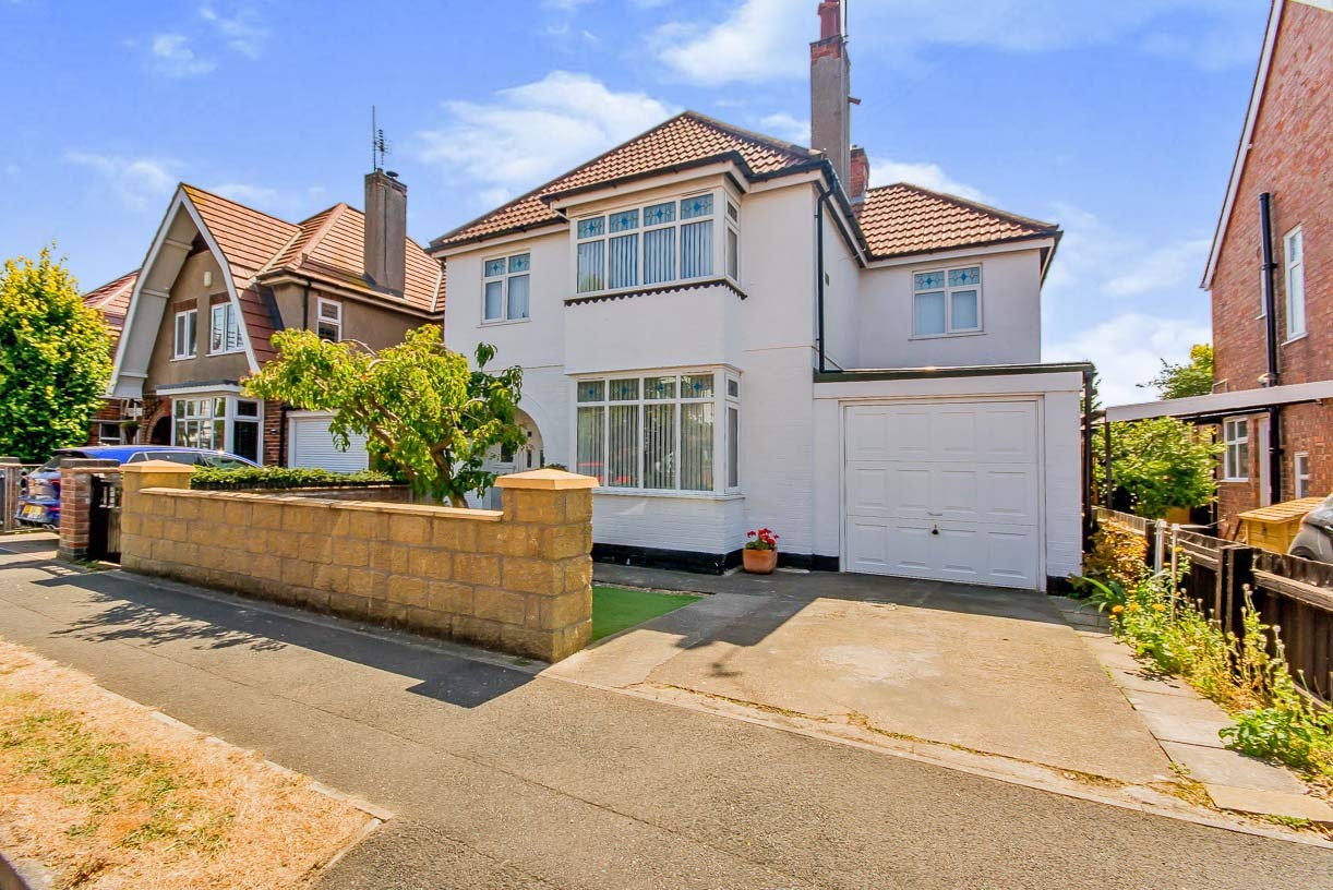 4 bedroom detached house for sale in Saxby Avenue, Skegness, PE25 3LG