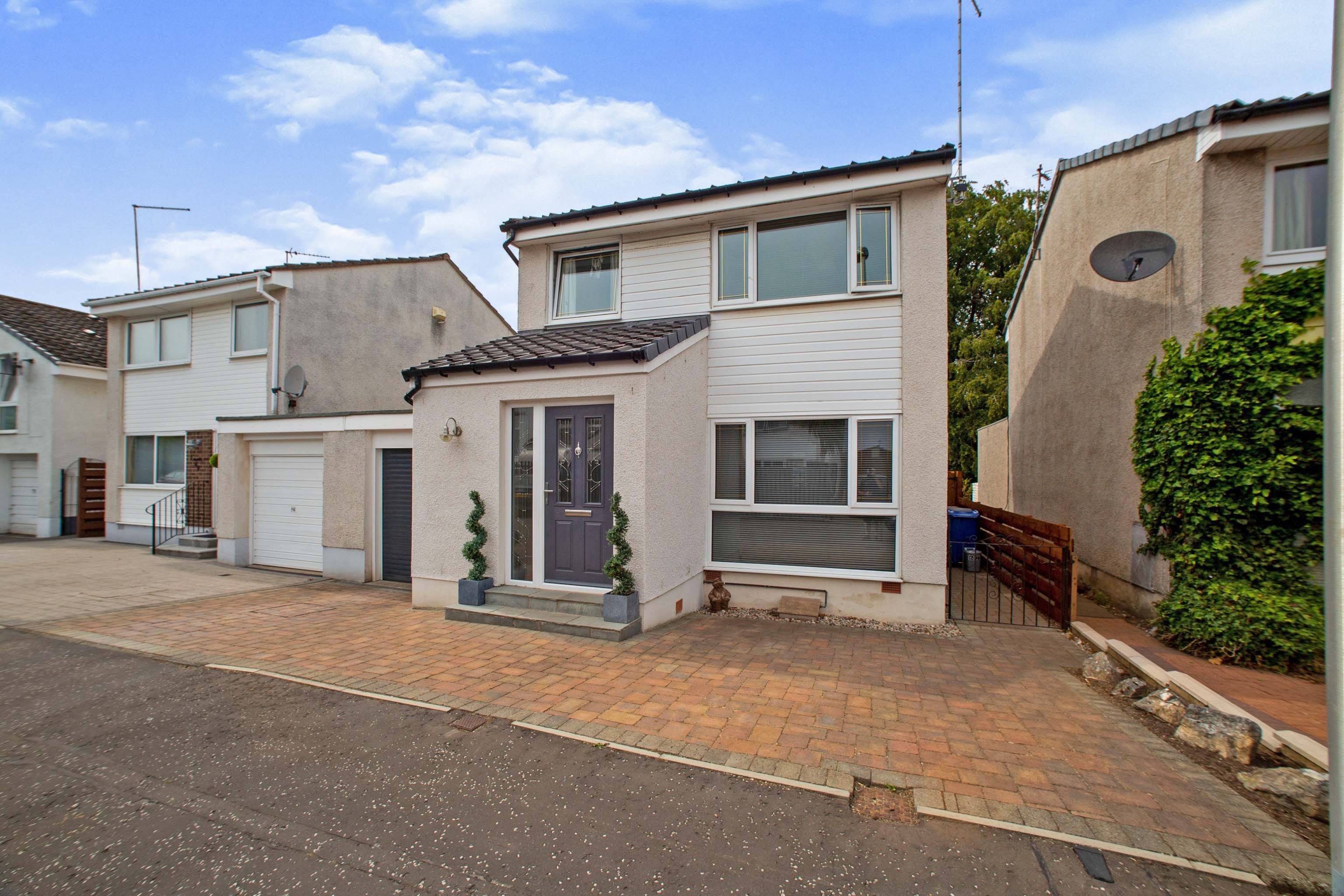 3 bedroom link detached house for sale in Broomieknowe Park, Bonnyrigg