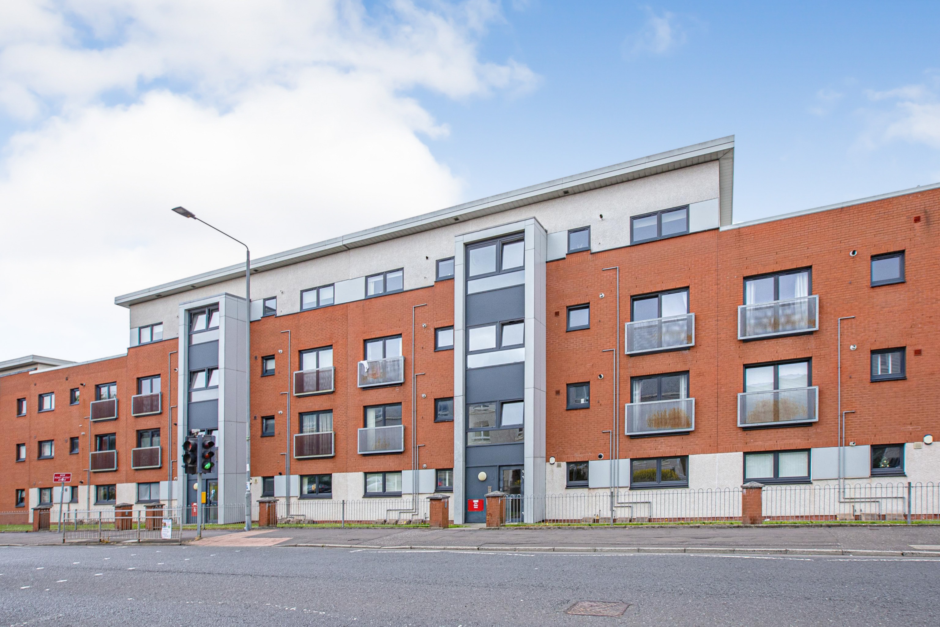 2 bedroom flat for sale in 569 Old Shettleston Road, Glasgow, G32 7JF