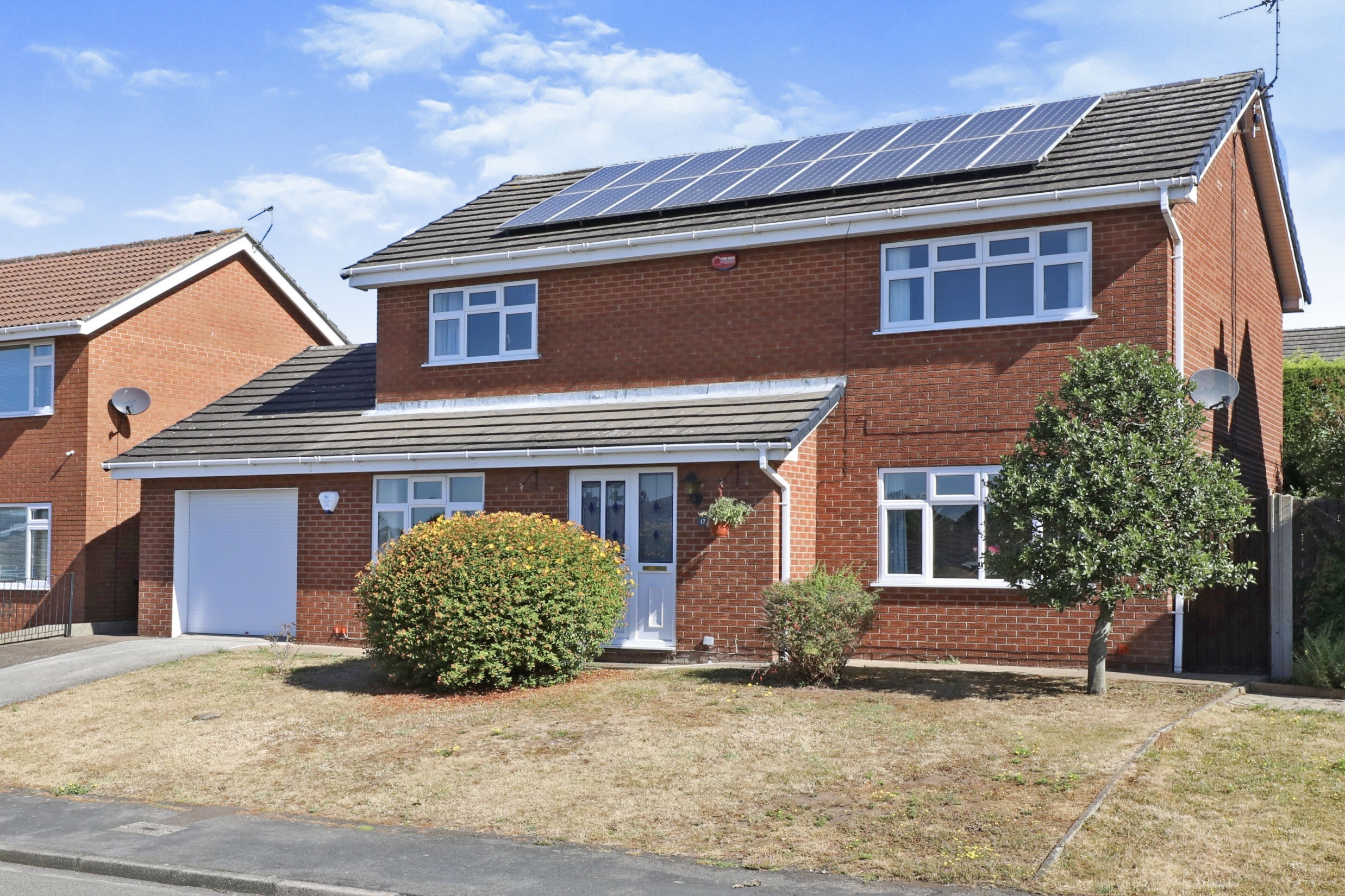 4 bedroom detached house for sale in Dunster Road, Gainsborough, DN21 1HL