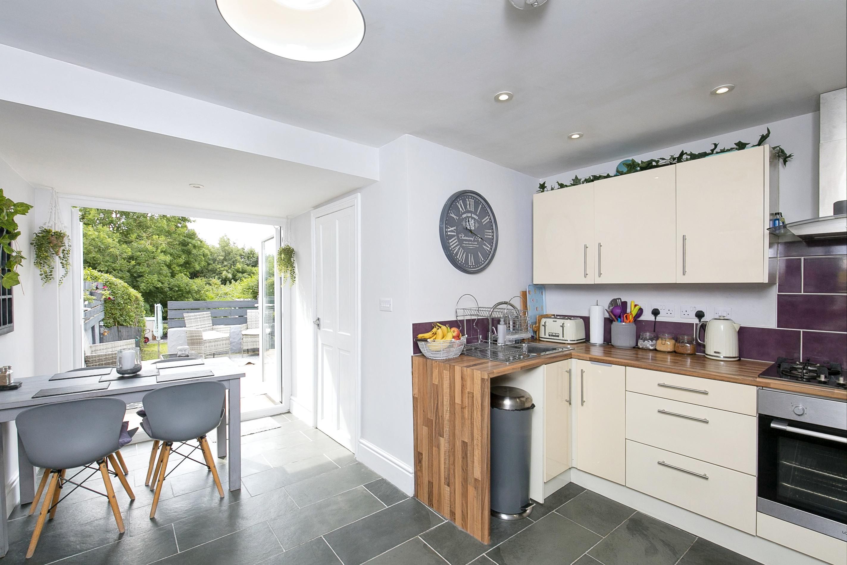 2 bedroom terraced house for sale in Bethesda Street, Amlwch, LL68 9BA